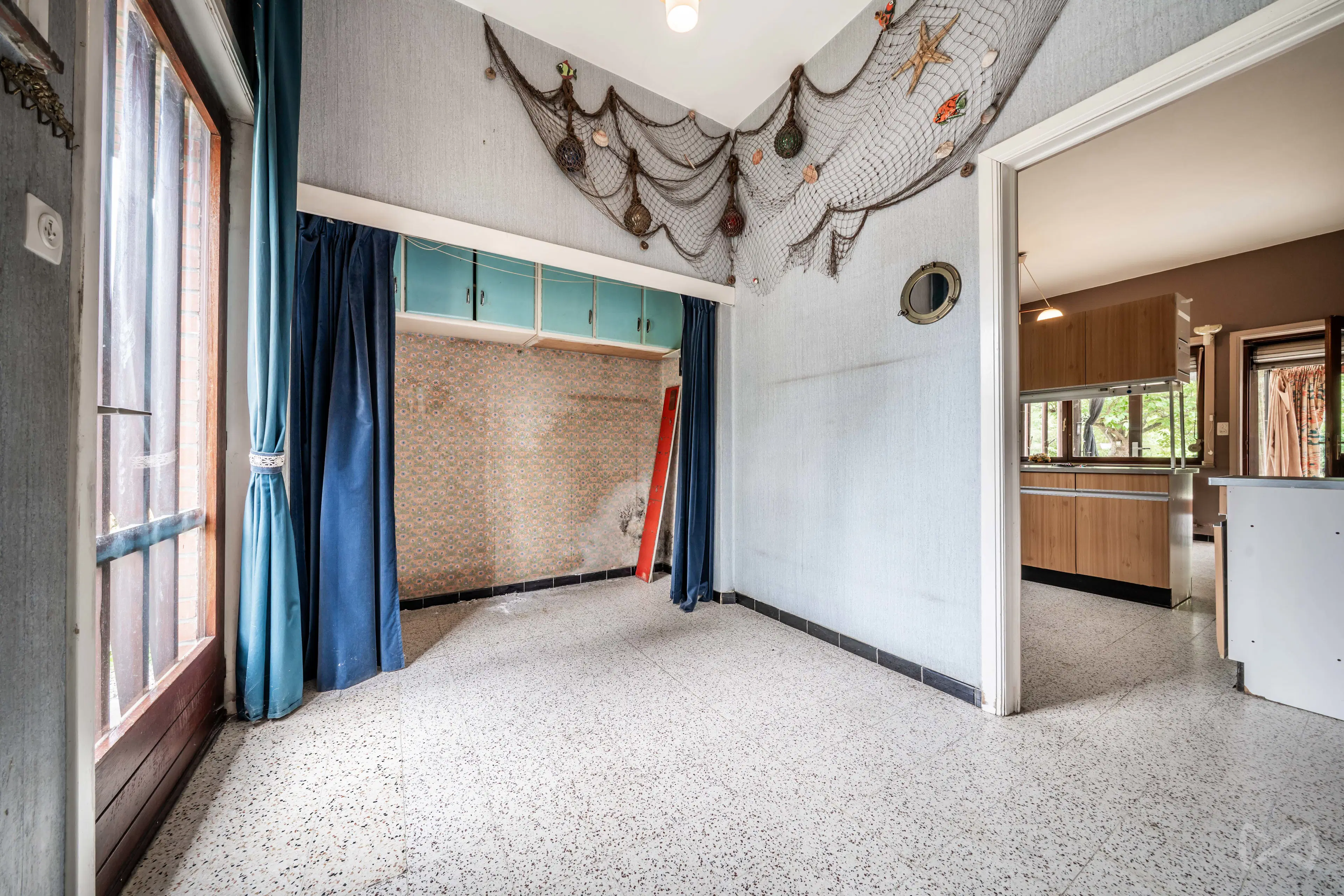 Foto 4 van 4 van Villa met zes slaapkamers in Nimy