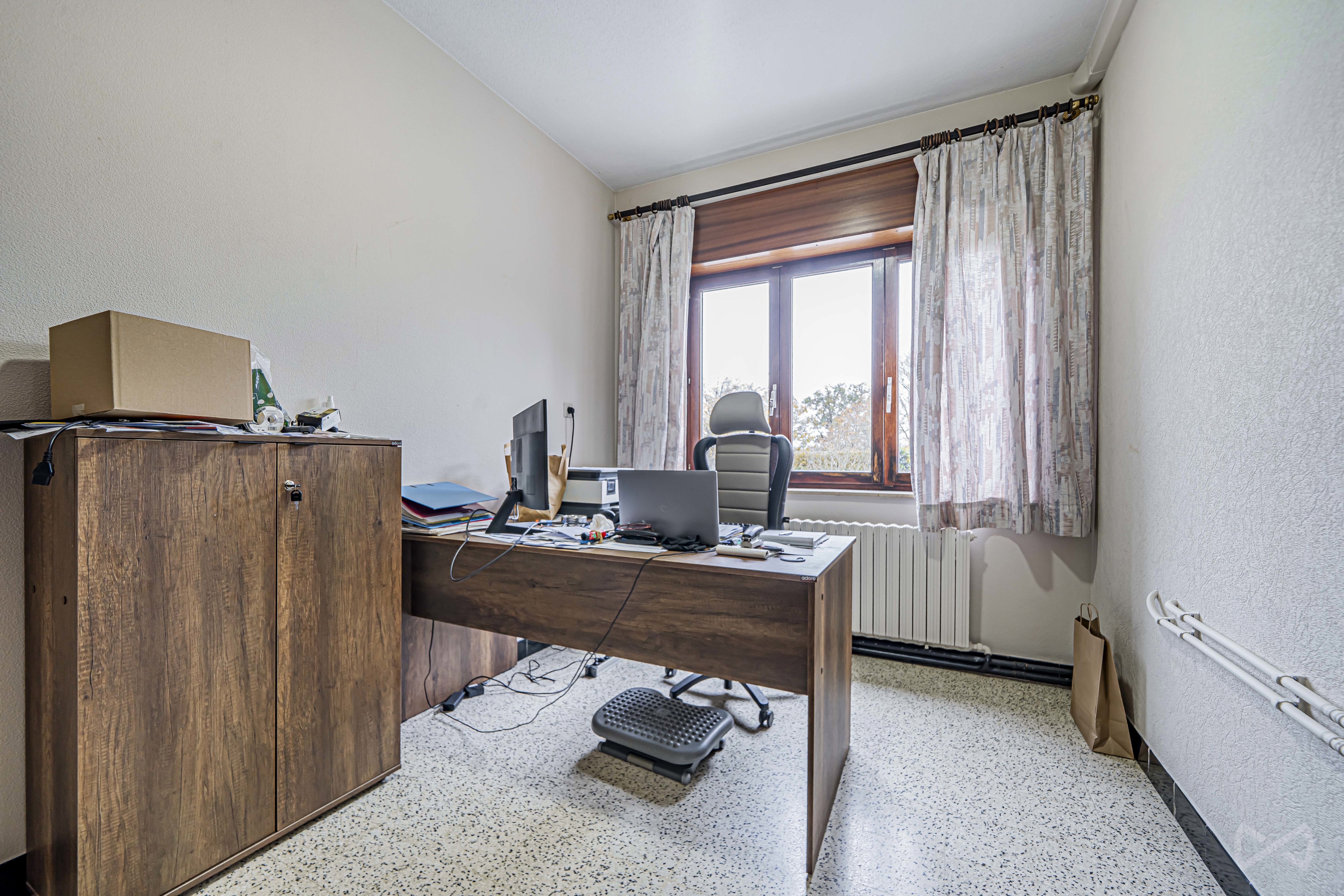 Photo 4 sur 4 pour Immeuble mixte de deux chambres à Chièvres