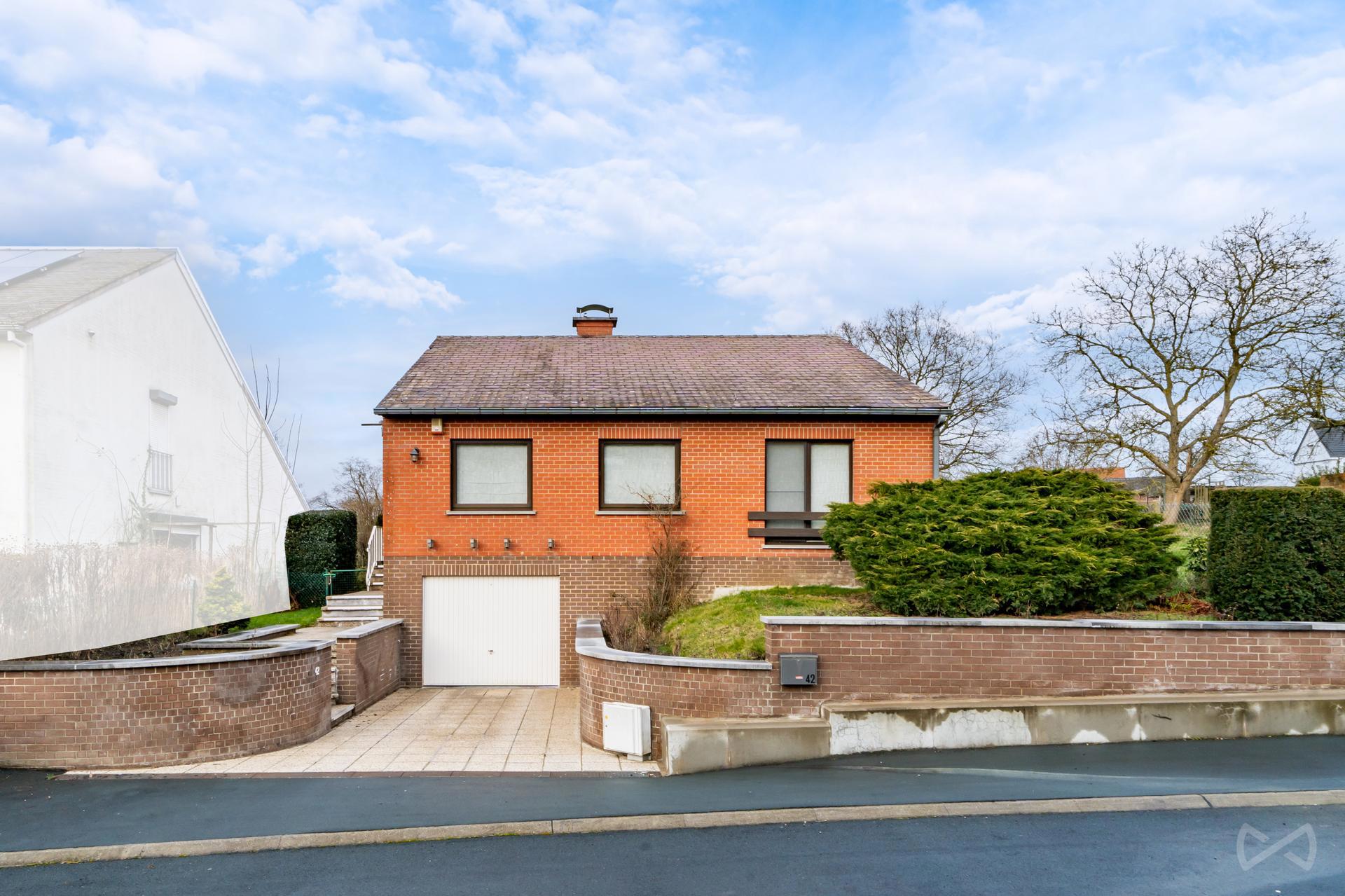 Picture 1 of 5 for Villa with five bedrooms in Mont-sur-marchienne