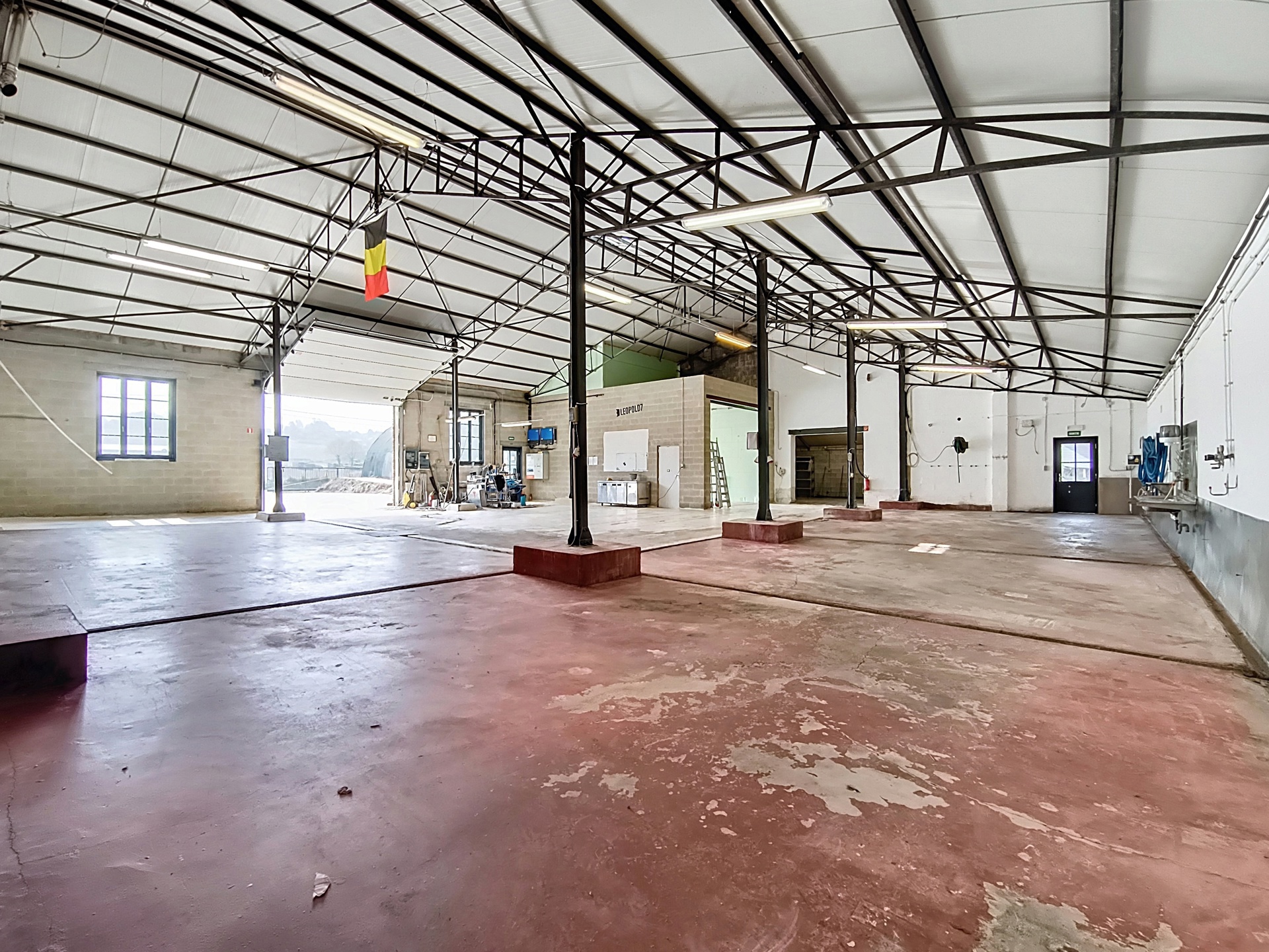 Picture 4 of 4 for Warehouse in Héron