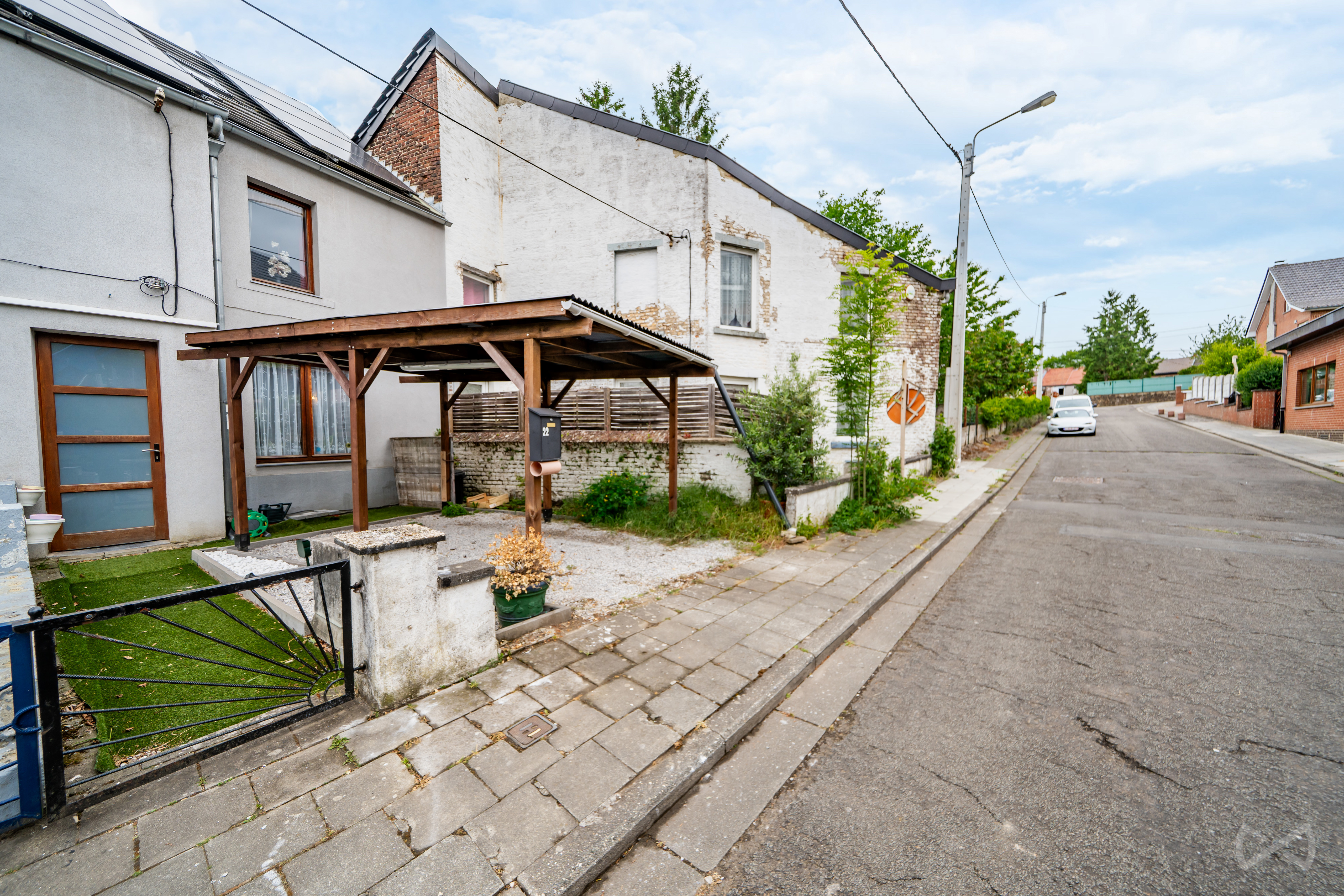 Photo 3 sur 4 pour Maison de deux chambres à Roux