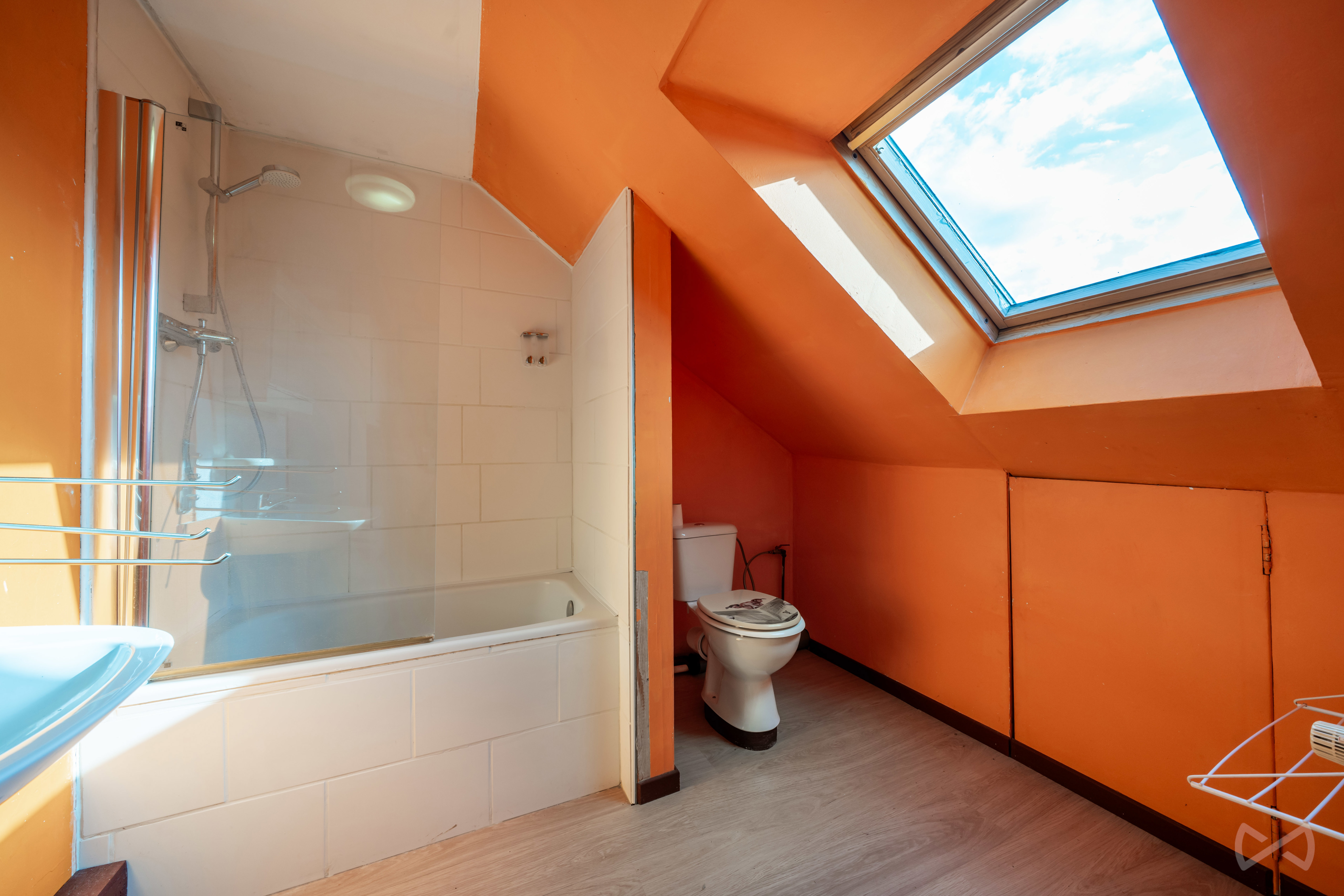 Picture 4 of 4 for House with five bedrooms in Court-saint-Étienne