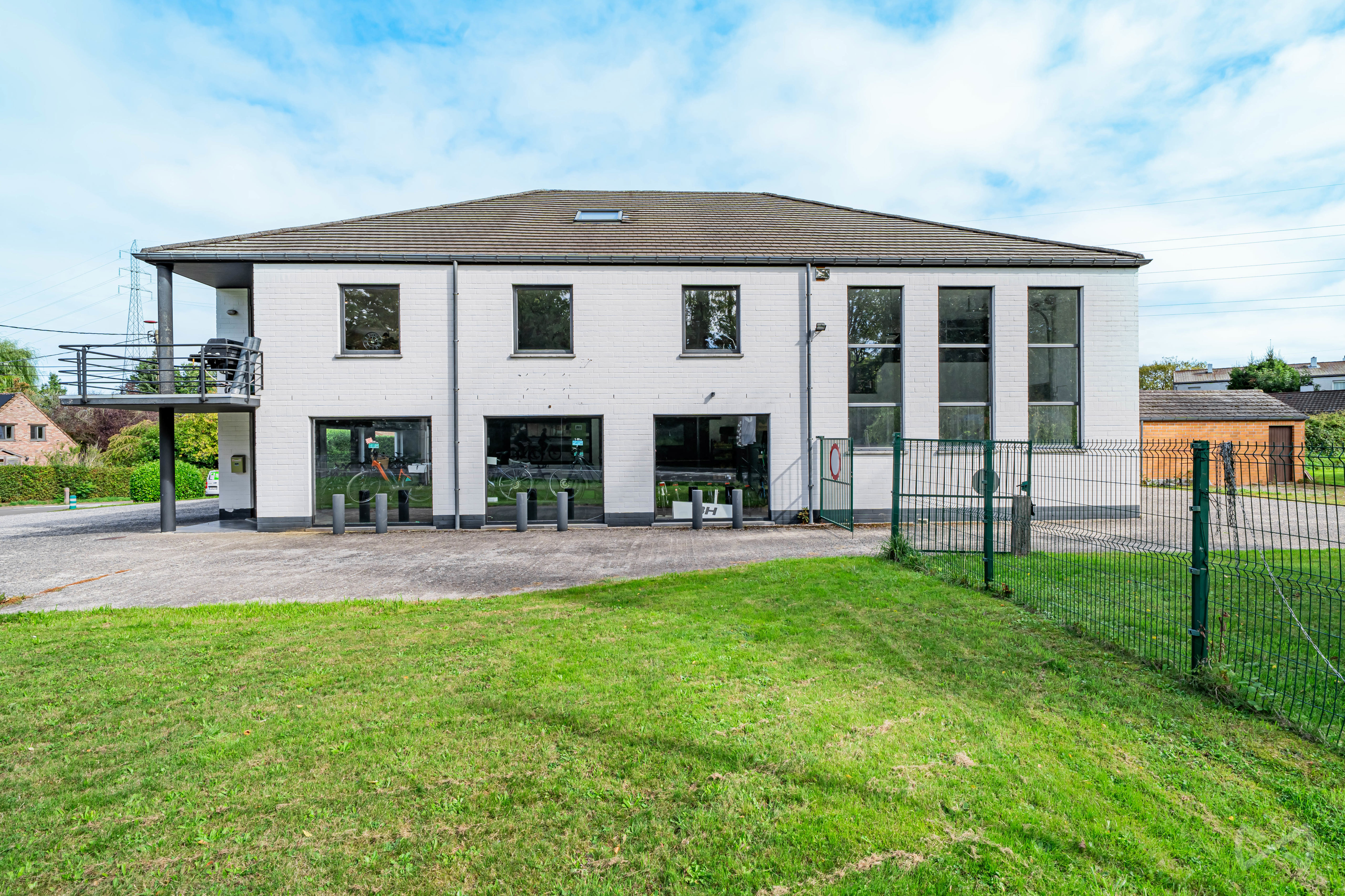 Picture 1 of 4 for Multi-purpose building with three bedrooms in Ottignies-Louvain-la-Neuve Ottignies