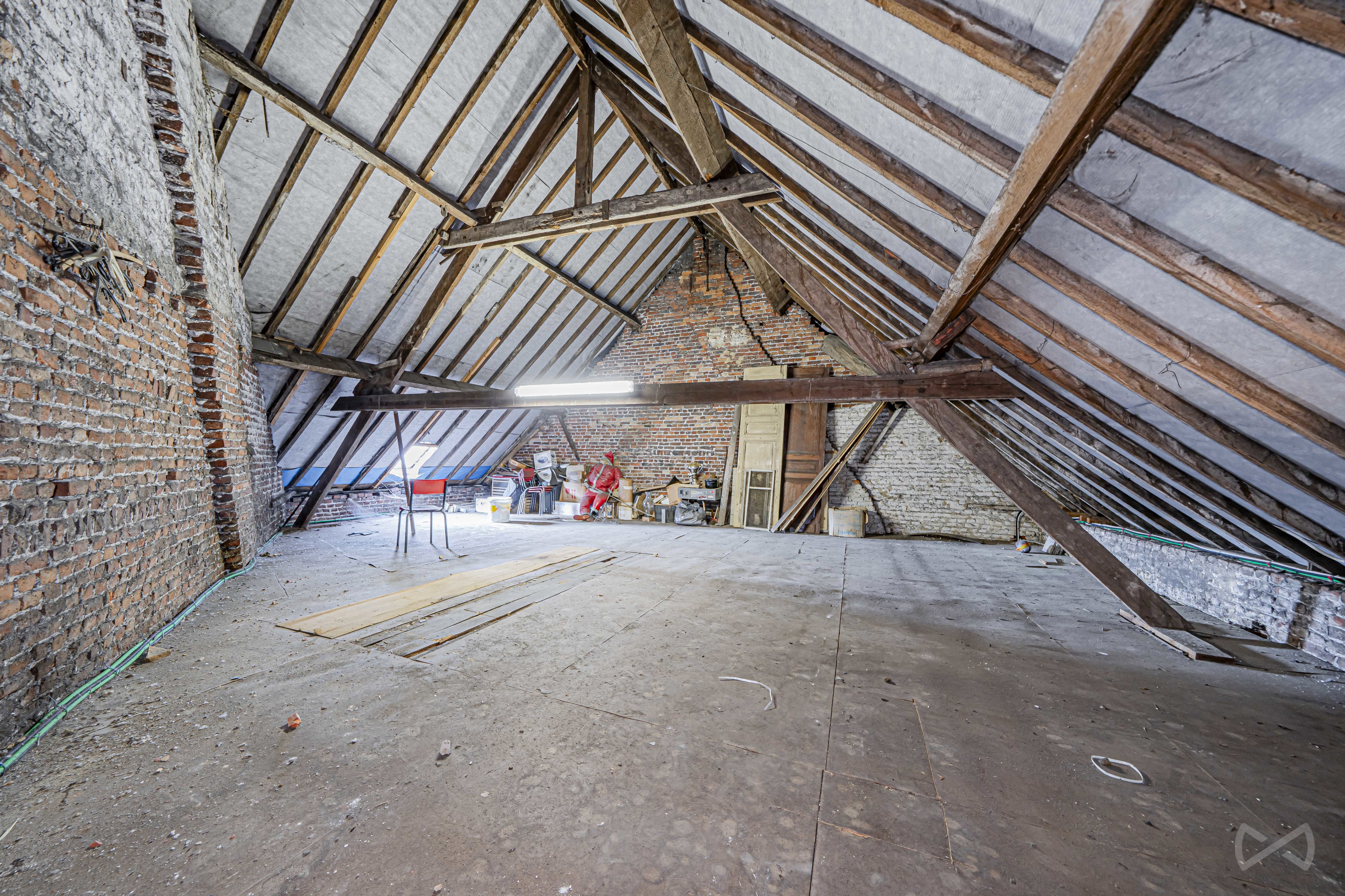Picture 2 of 4 for Multi-purpose building with four bedrooms in Naast