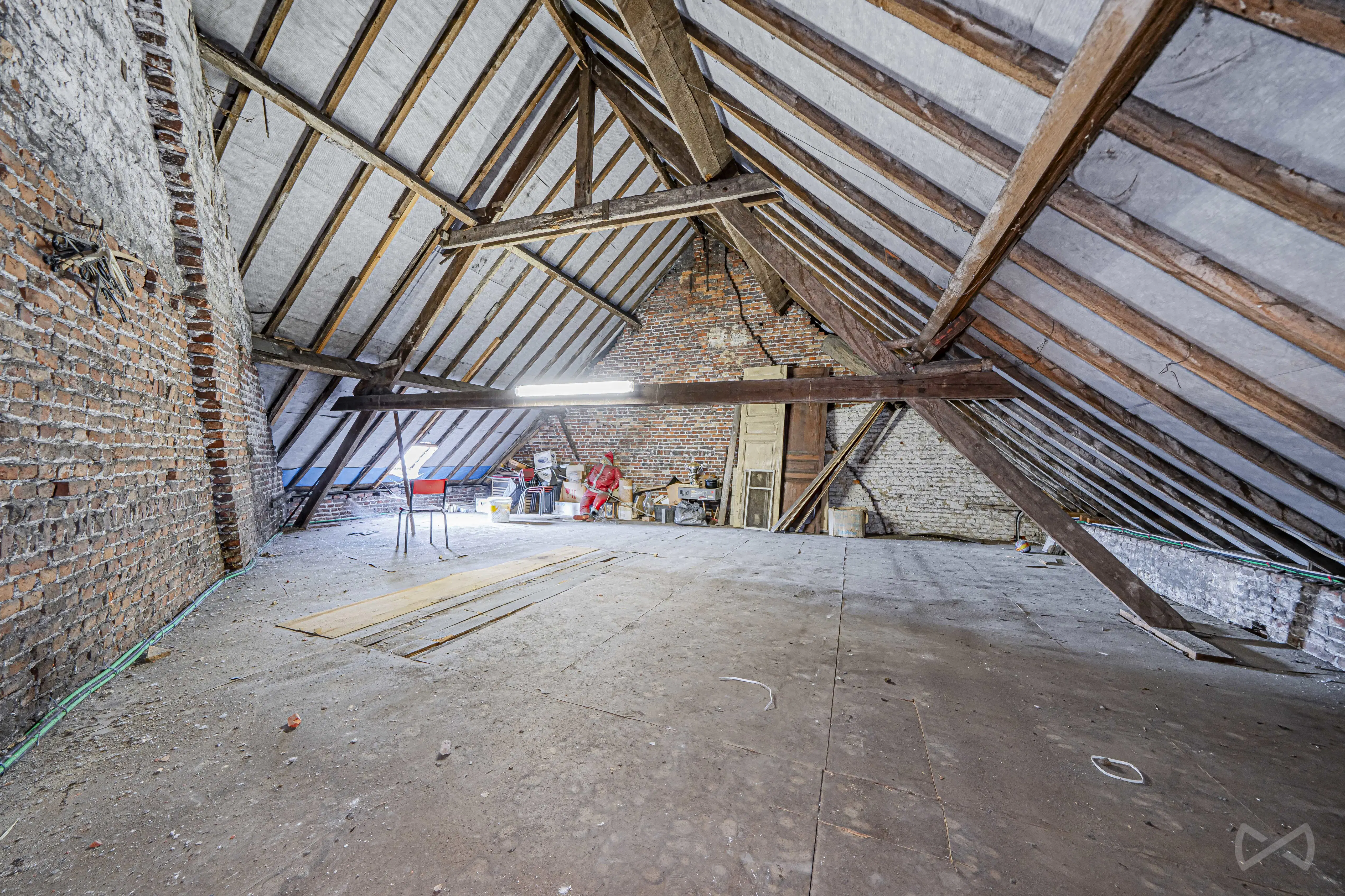 Picture 2 of 4 for Multi-purpose building with four bedrooms in Naast