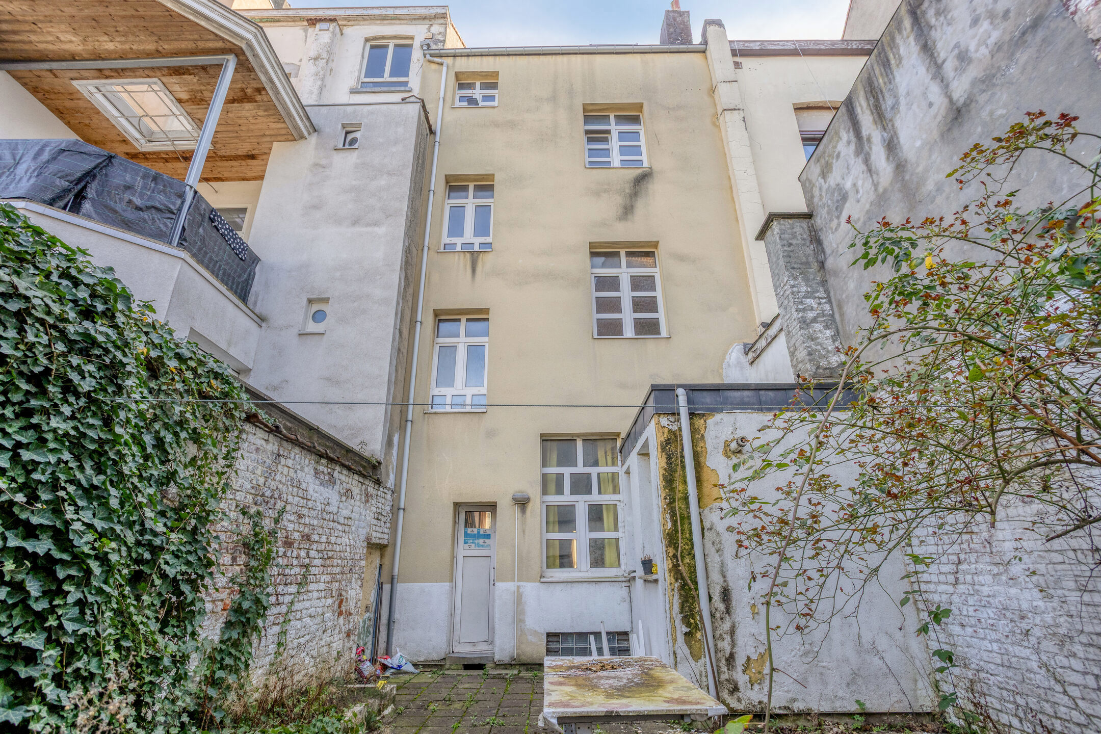 Picture 1 of 5 for Apartment block with four bedrooms in Anderlecht