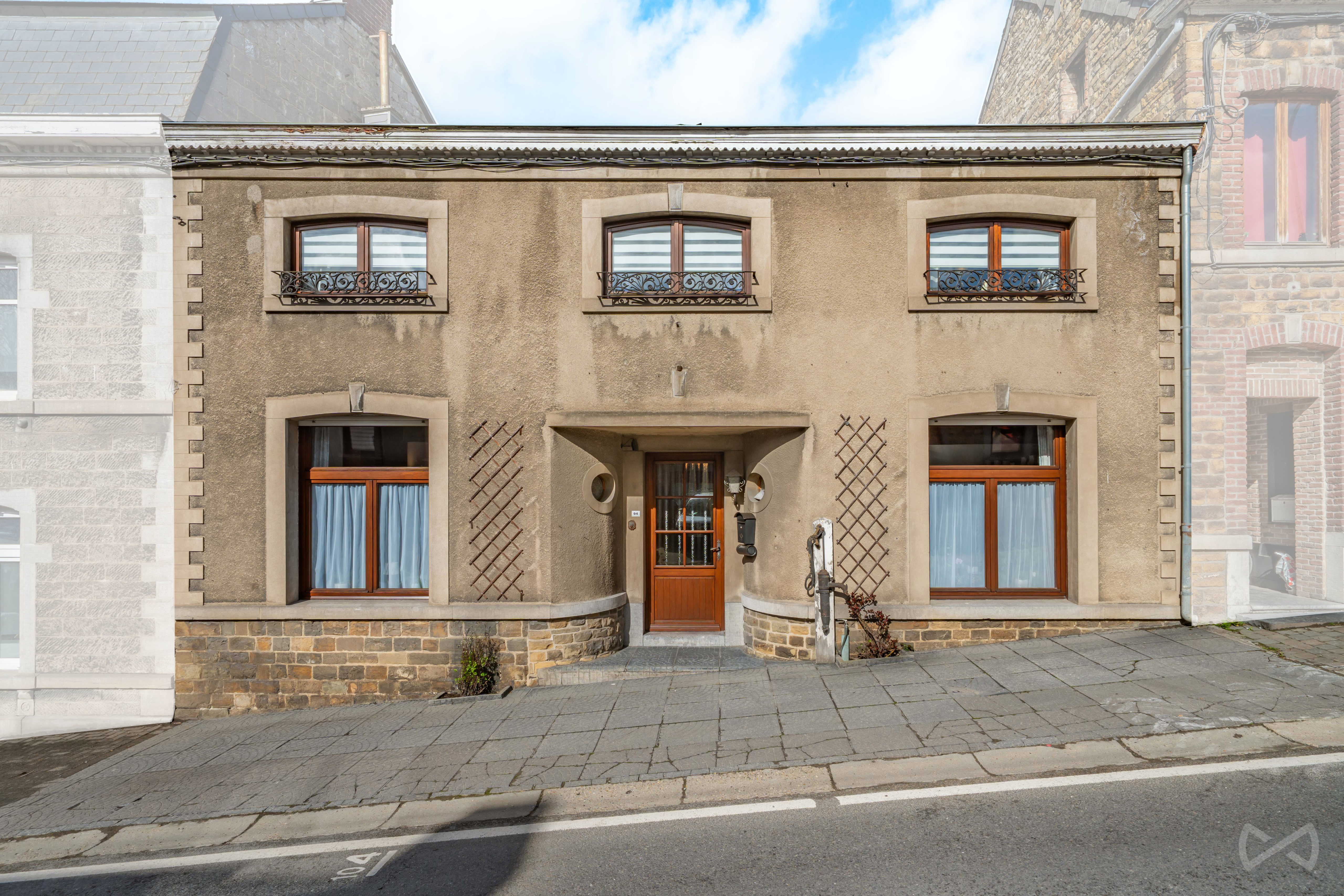 Photo 3 sur 3 pour Maison de cinq chambres à Vierset-barse