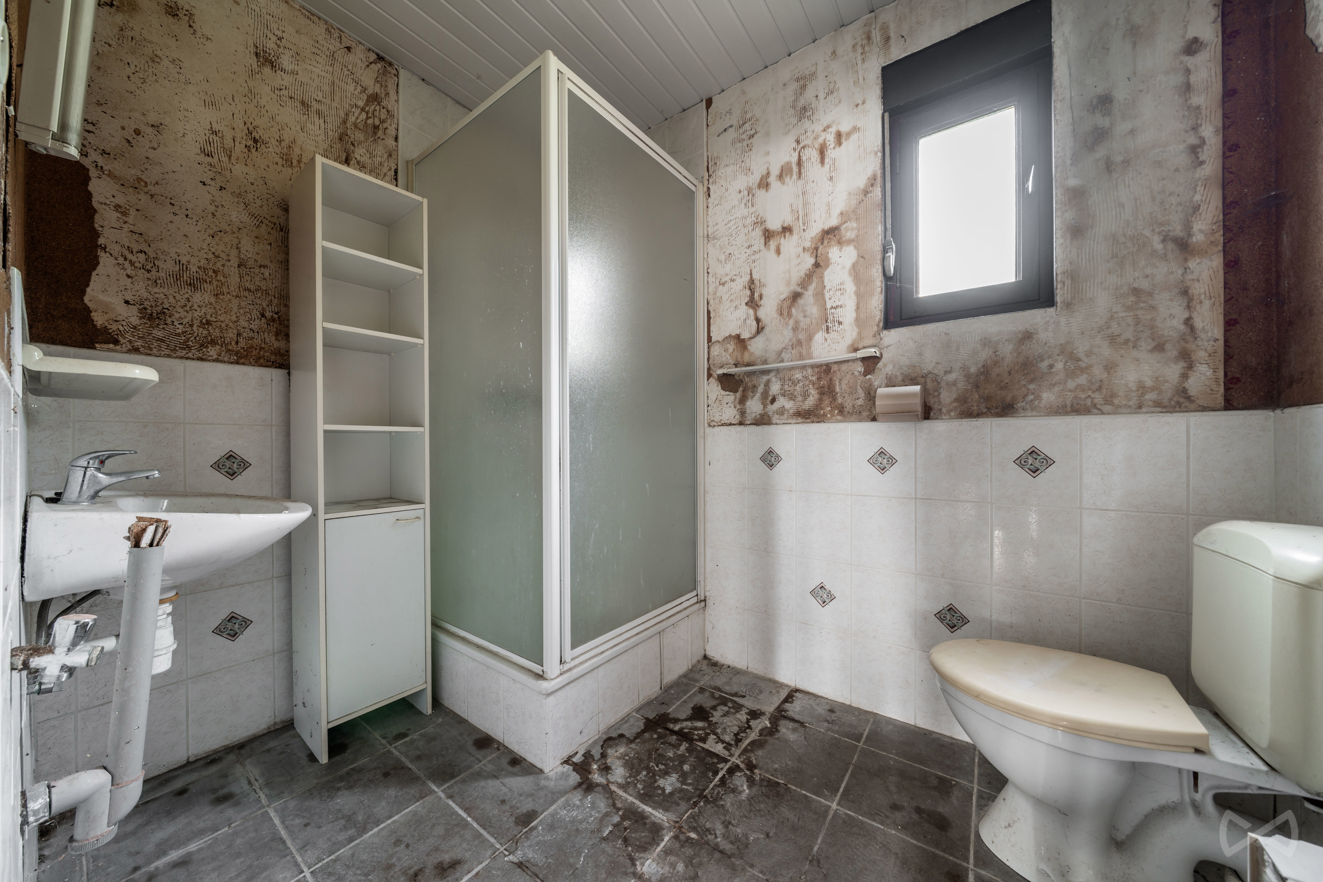 Picture 1 of 4 for Multi-purpose building with four bedrooms in Morialmé