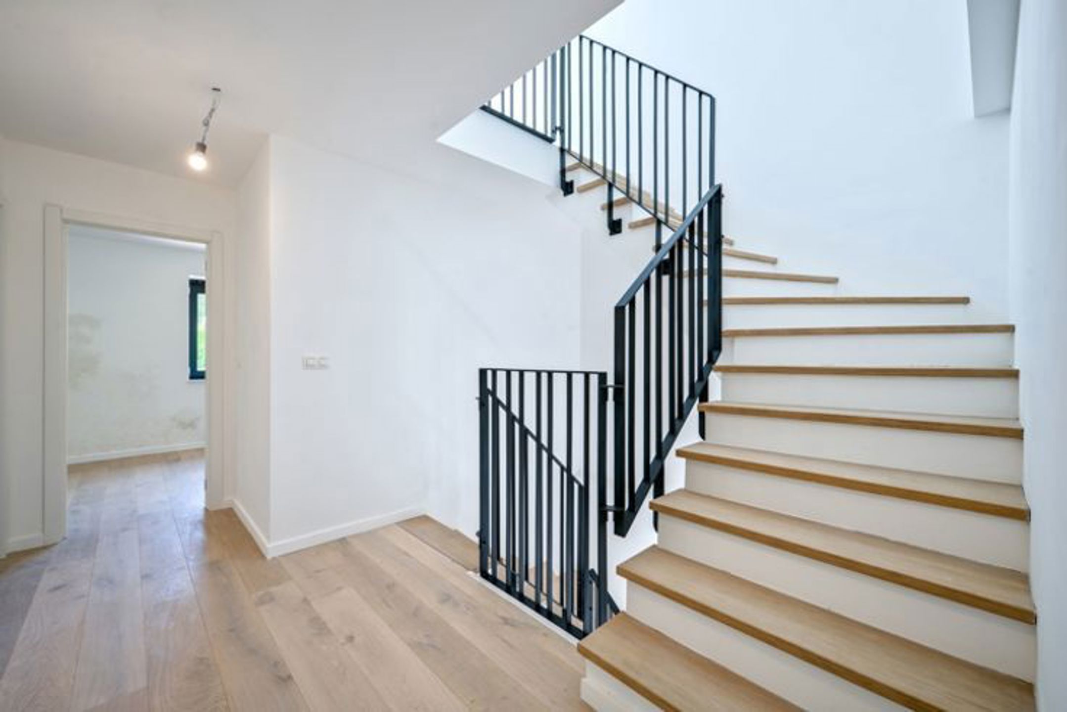Picture 2 of 4 for House with four bedrooms in Orp-le-grand