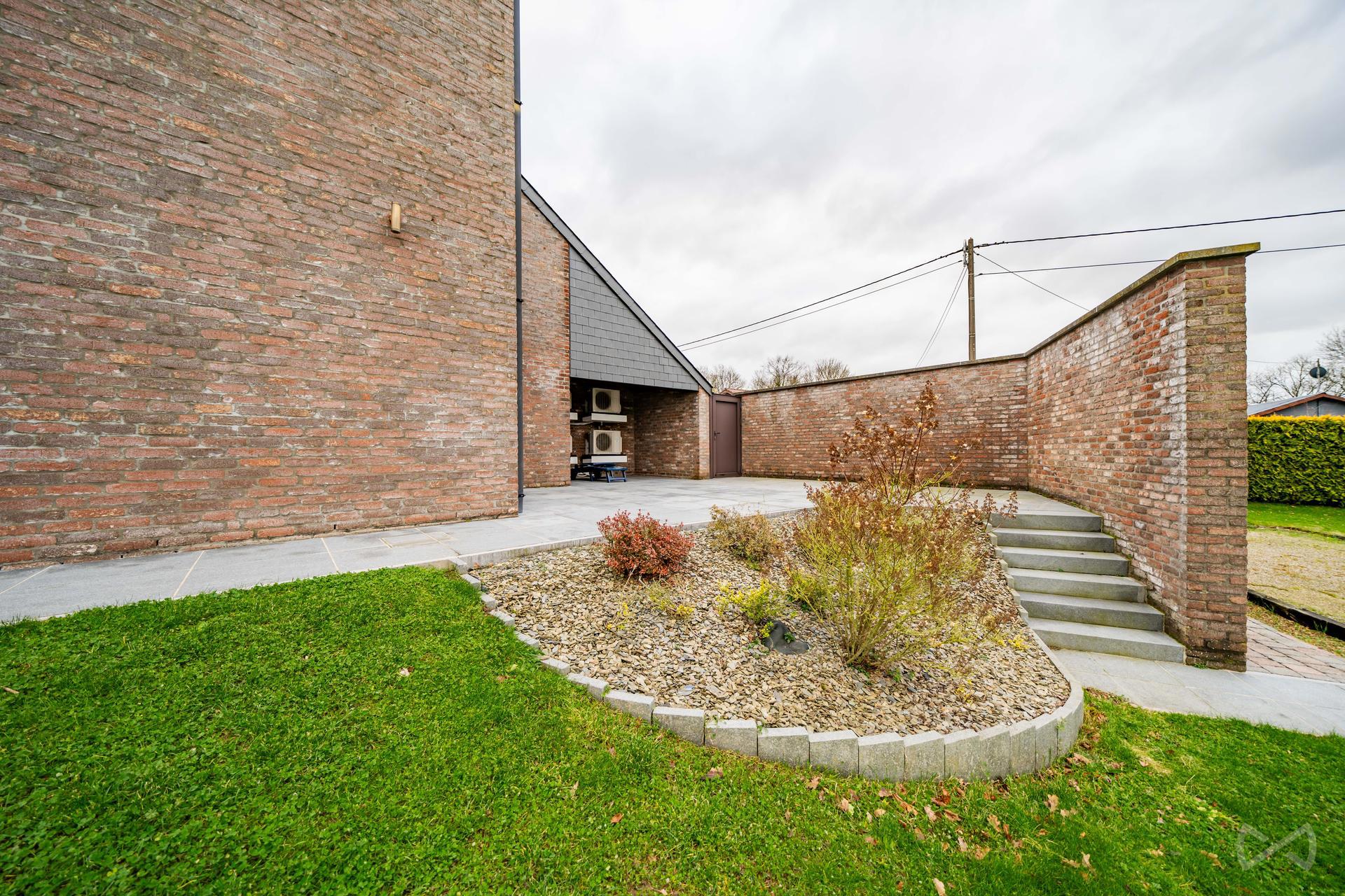 Photo 1 sur 4 pour Maison de quatre chambres à Thy-le-château