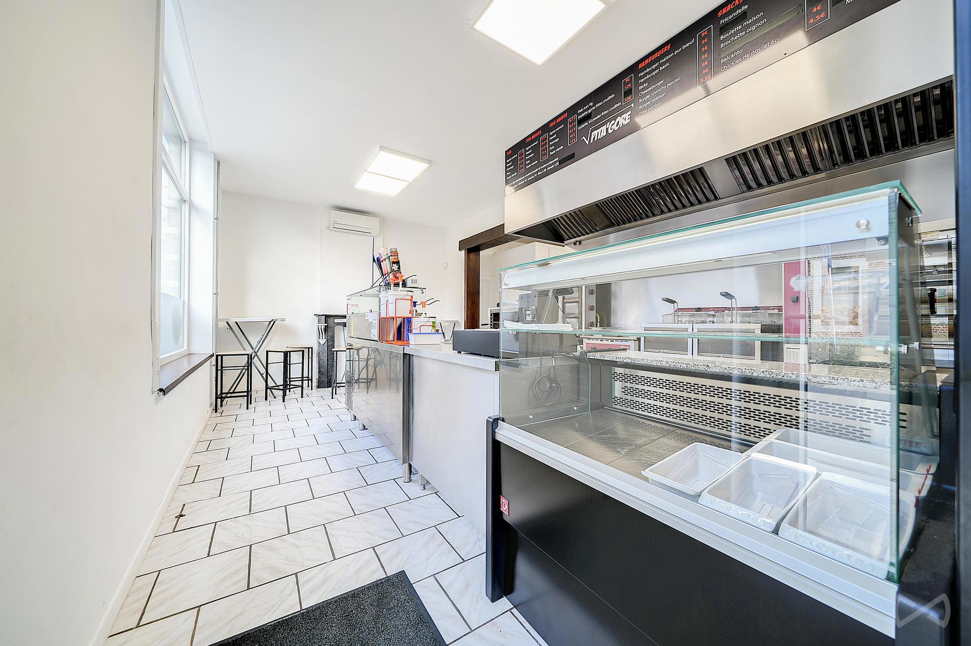 Photo 3 sur 4 pour Immeuble mixte de deux chambres à Hannut