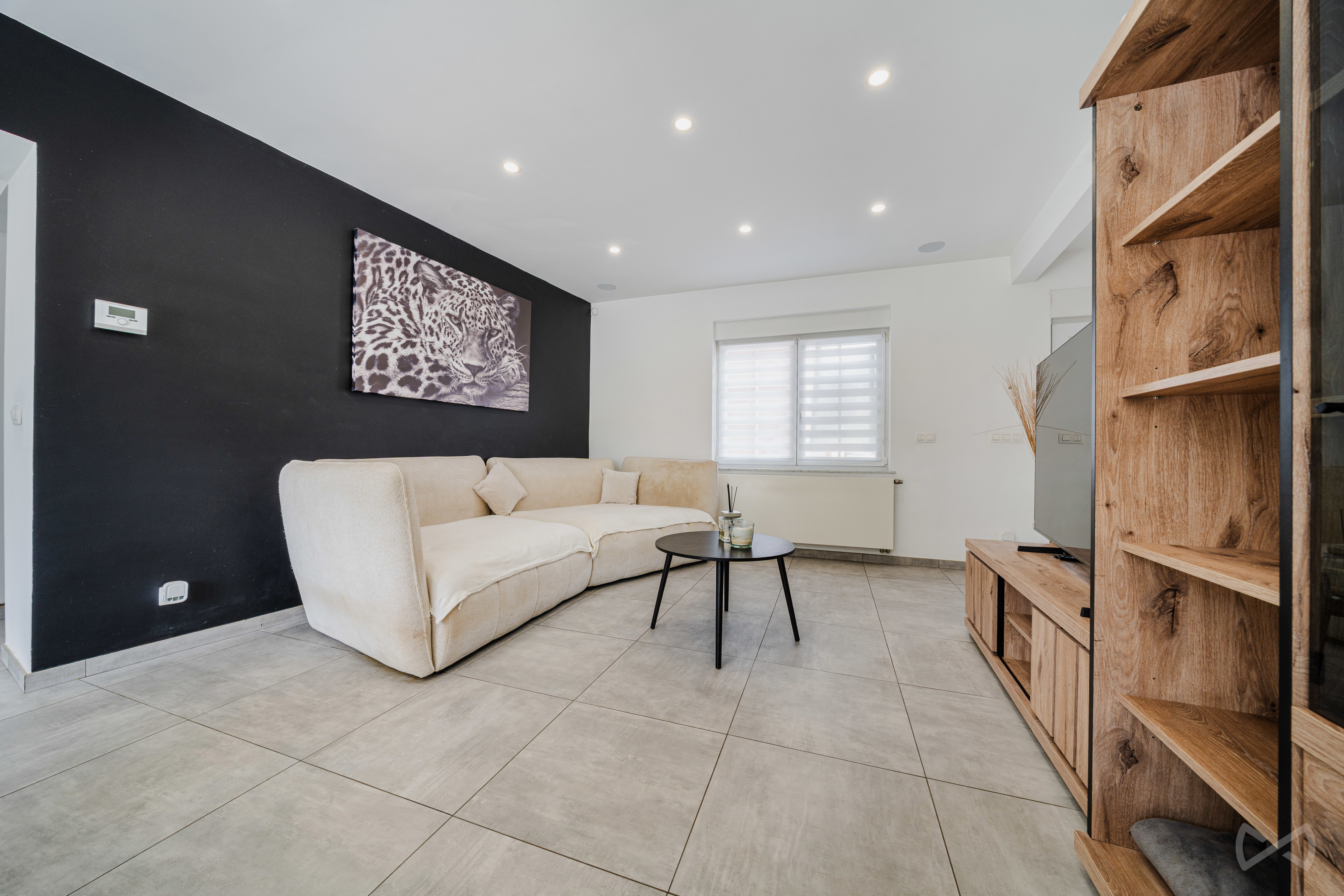 Photo 2 sur 4 pour Maison de deux chambres à Roux