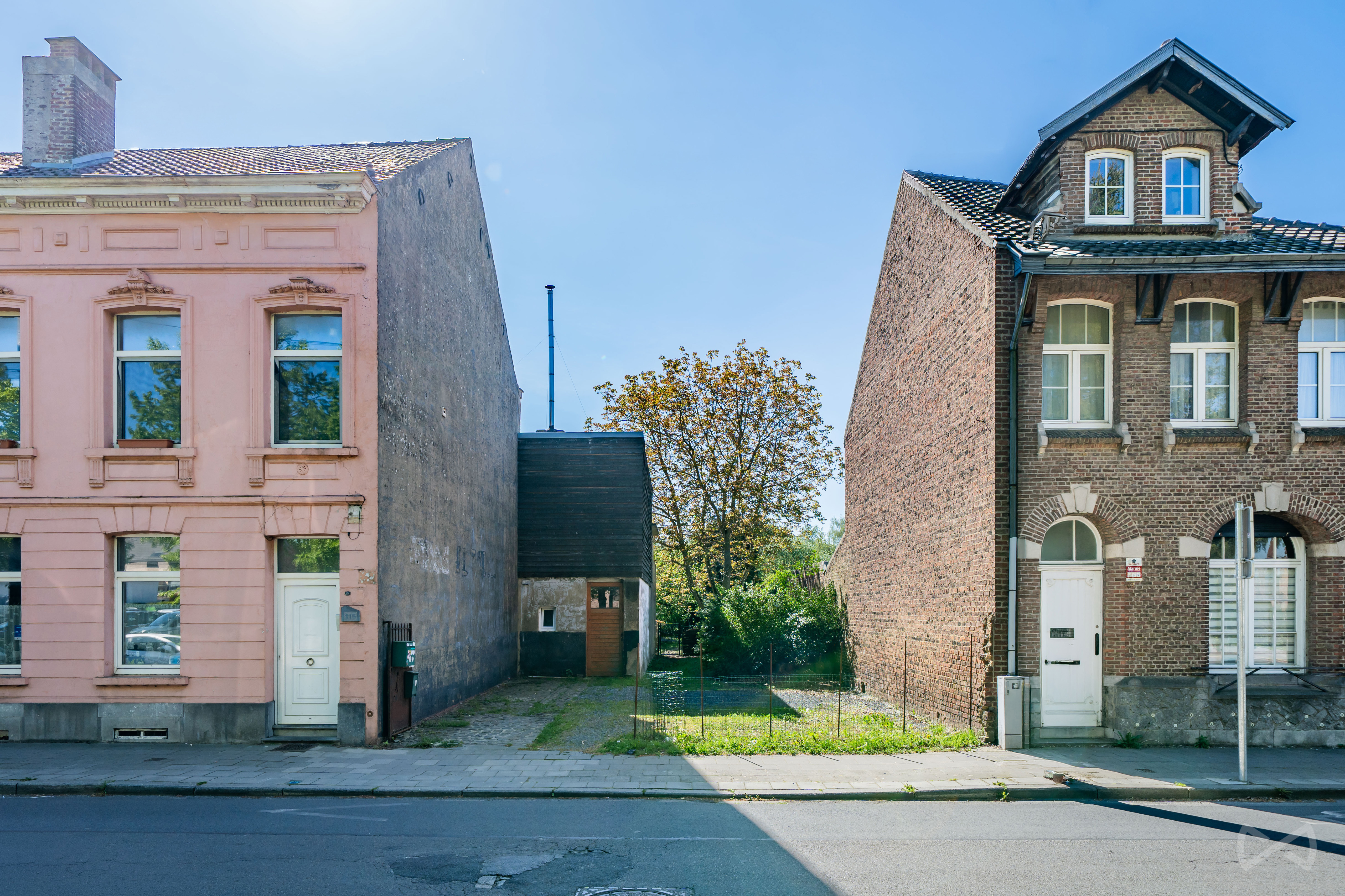 Picture 3 of 3 for Ground in Waterloo
