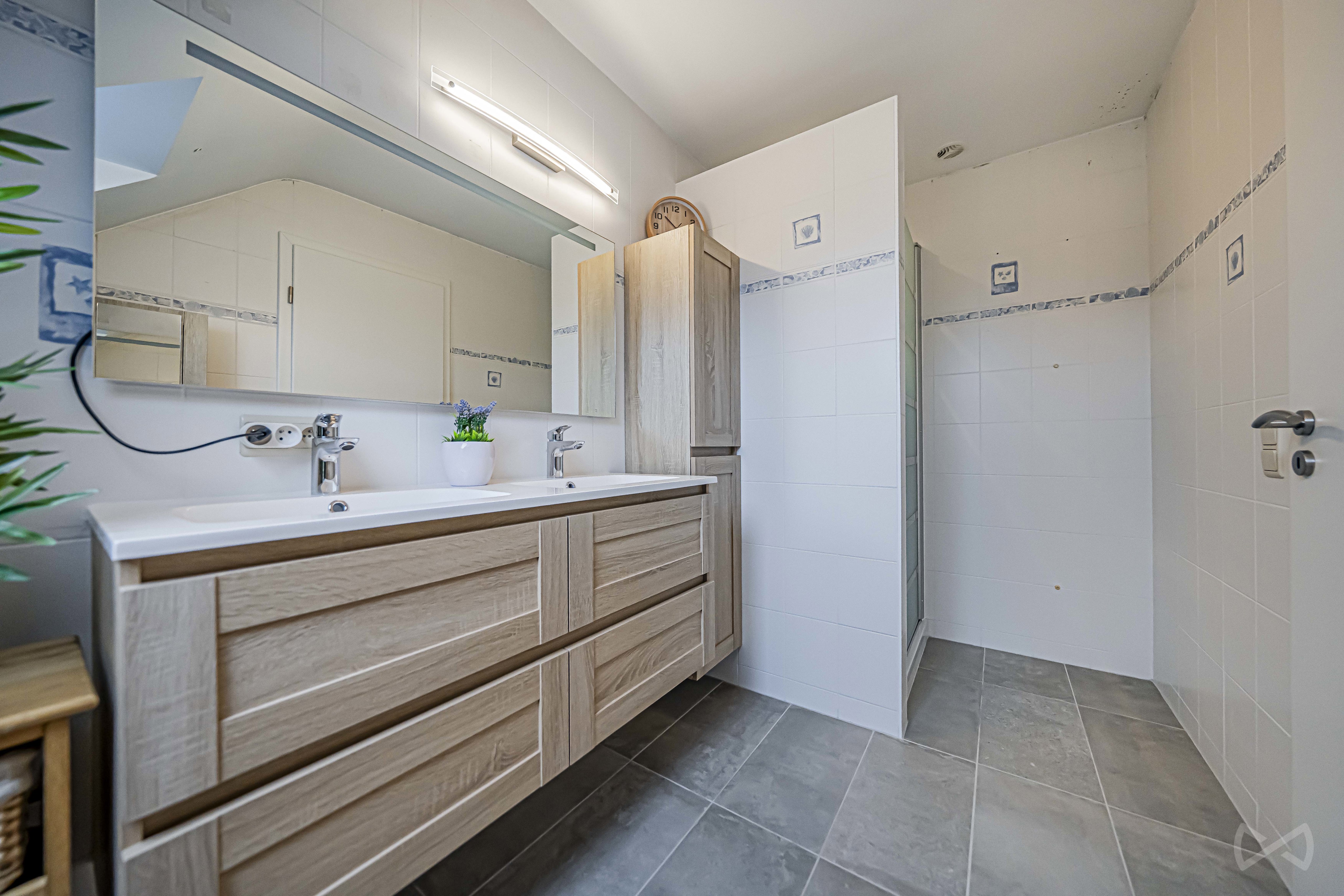 Picture 1 of 4 for House with four bedrooms in Lens-saint-remy