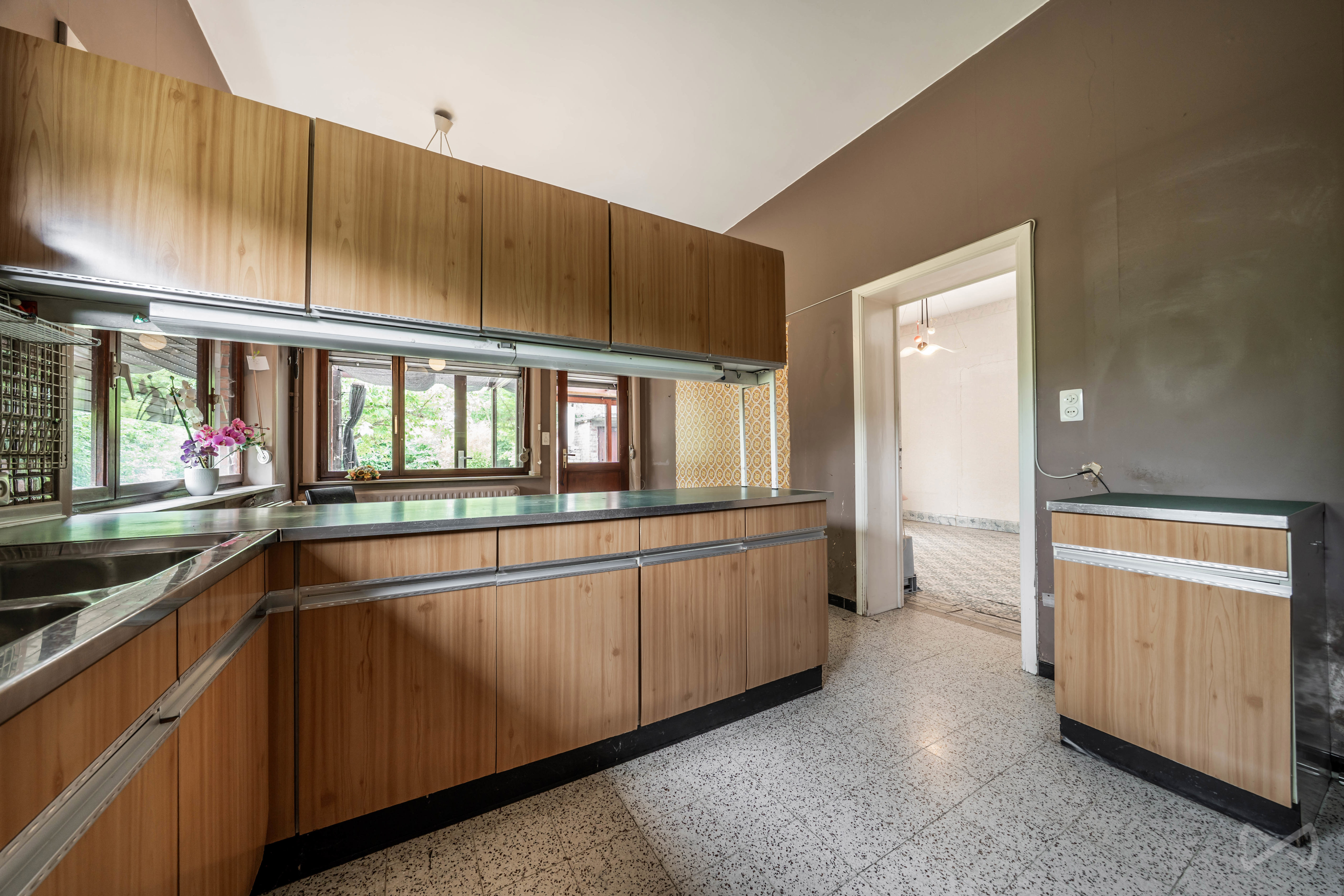 Foto 4 van 4 van Villa met zes slaapkamers in Nimy