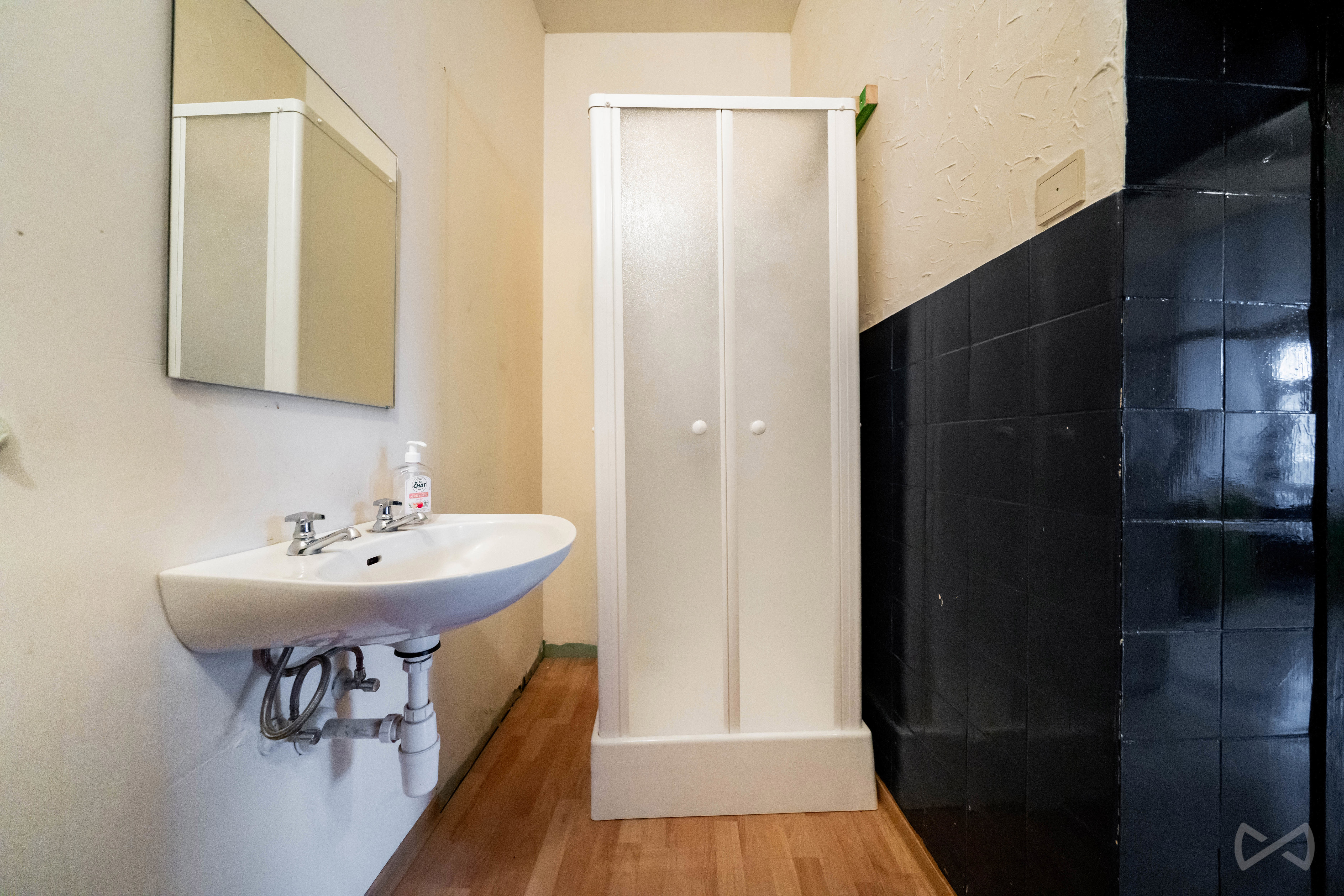 Picture 4 of 4 for Multi-purpose building with two bedrooms in Ath