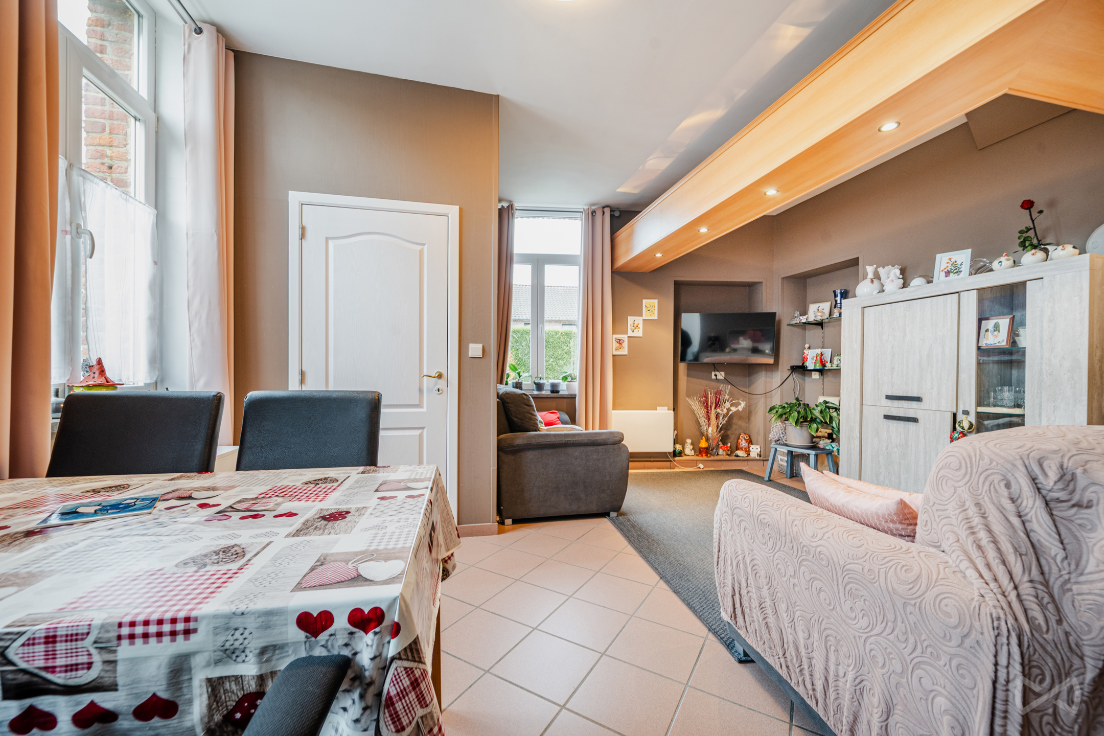 Photo 2 sur 4 pour Immeuble à appartements de trois chambres à PÉruwelz