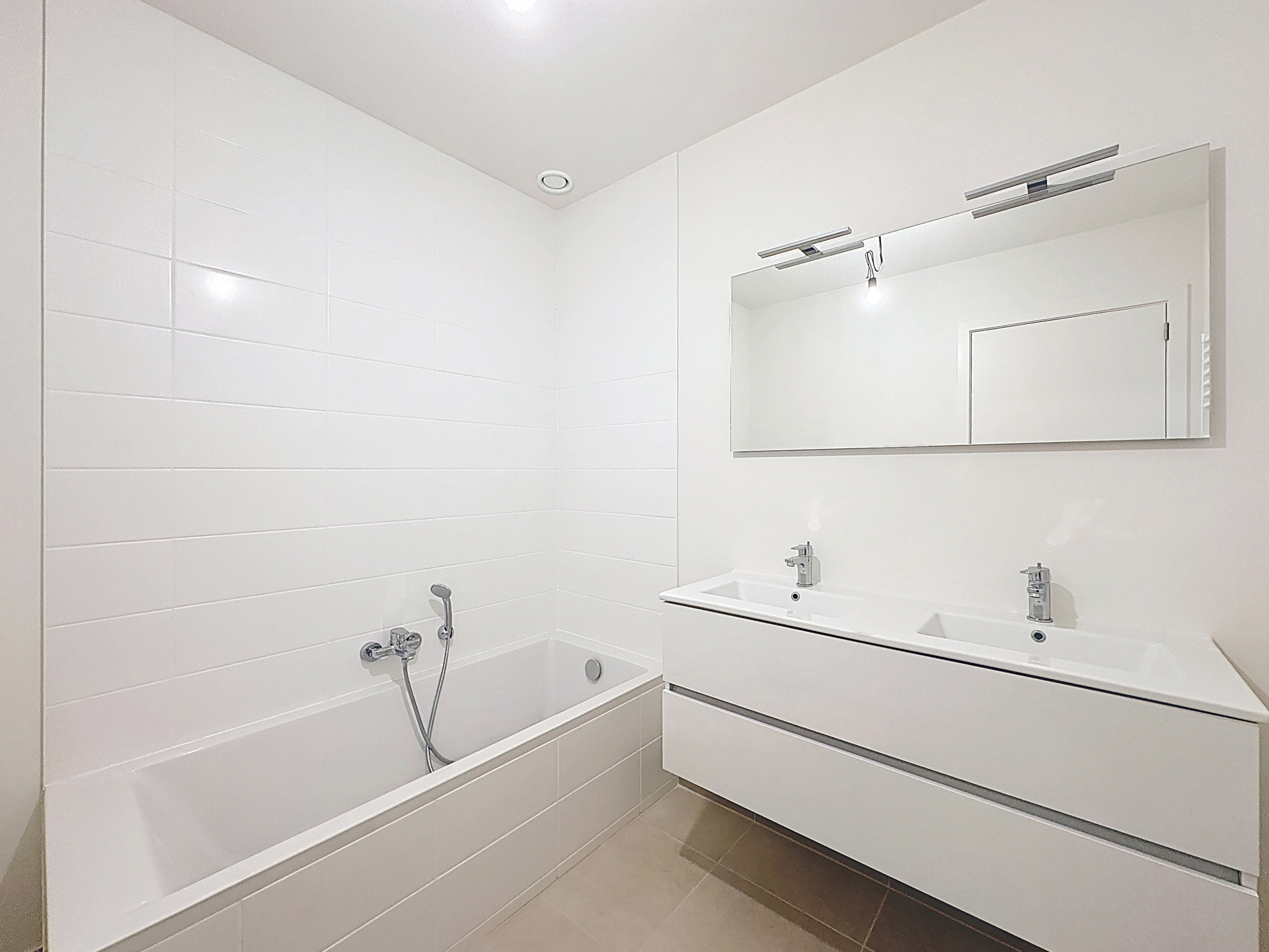 Picture 2 of 3 for Penthouse with three bedrooms in Evere