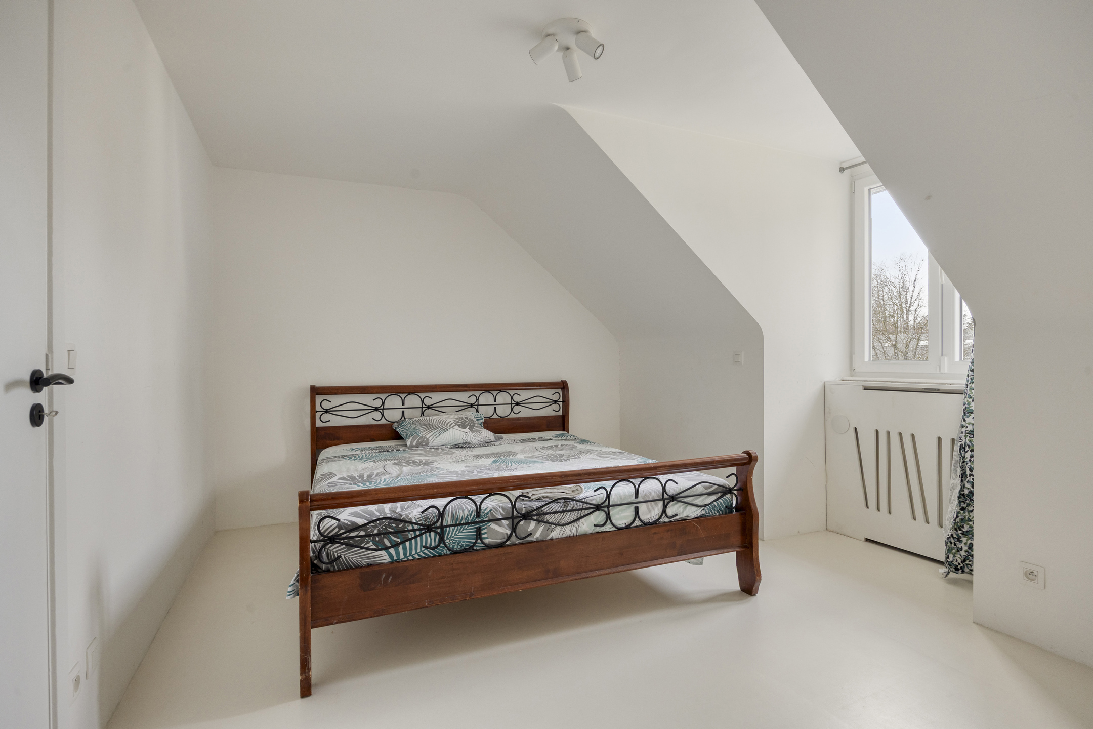 Photo 3 sur 4 pour Bien exceptionnel de neuf chambres à Ukkel