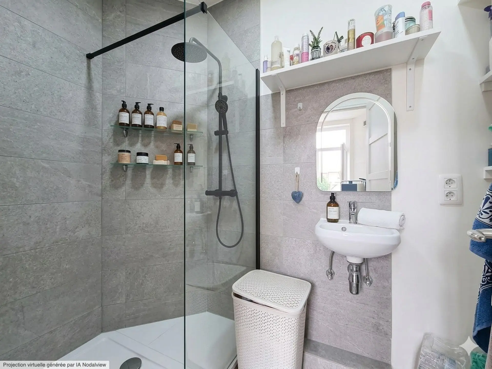 Photo 3 sur 4 pour Immeuble à appartements de six chambres à Jette