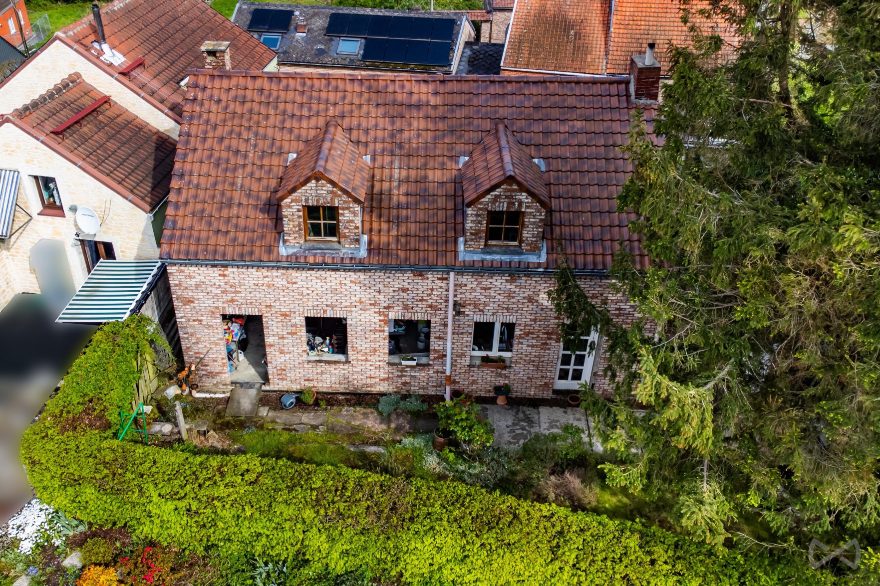 Foto 1 van 4 van Huis met vier slaapkamers in Morlanwelz Carnières