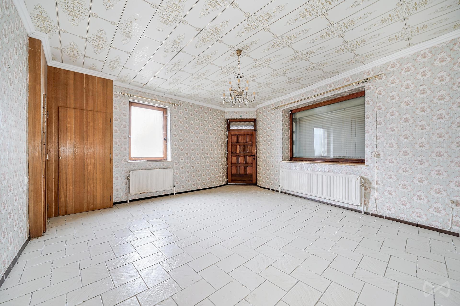 Photo 3 sur 3 pour Maison de cinq chambres à Peissant