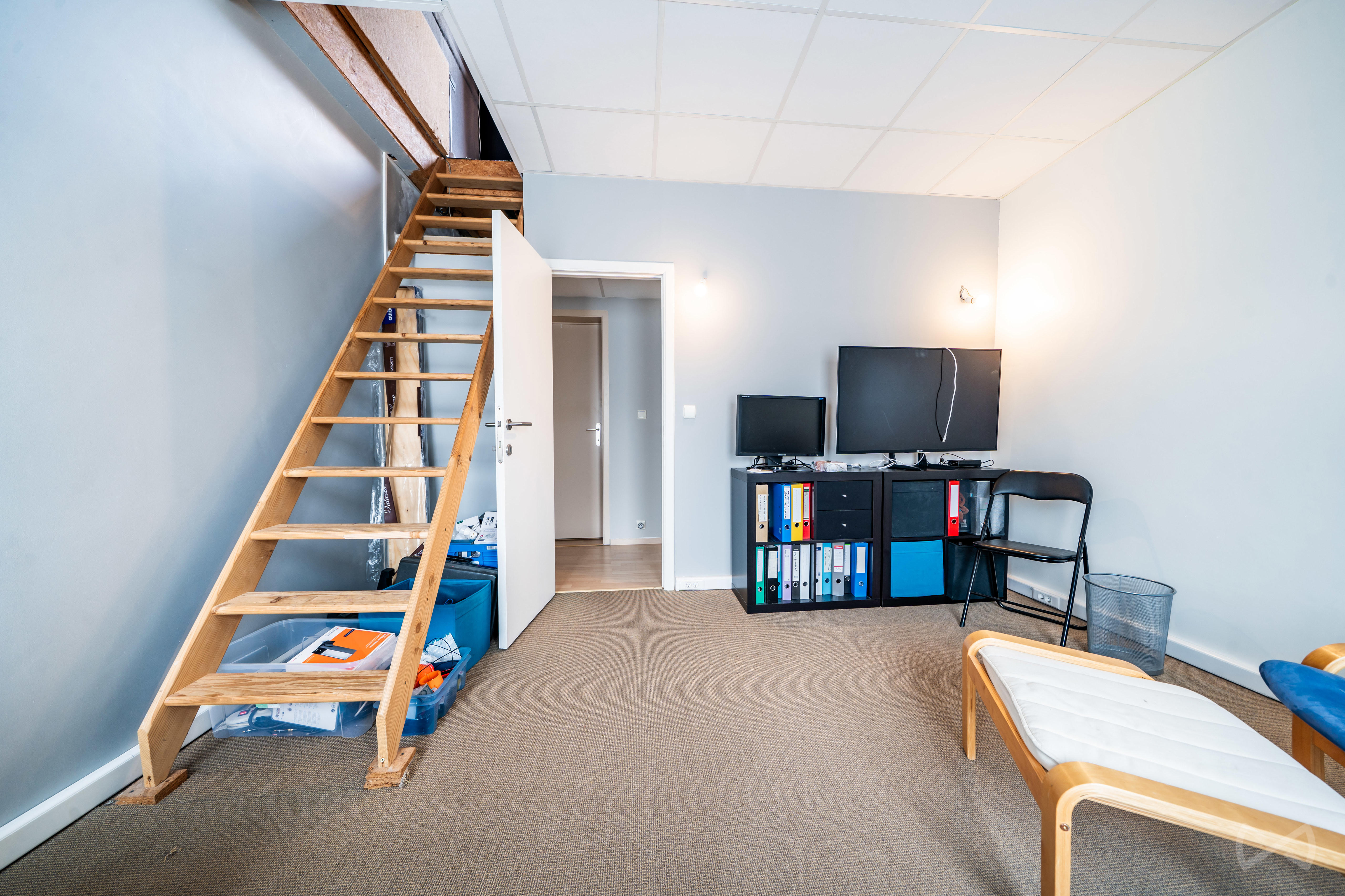 Picture 3 of 4 for House with five bedrooms in Mont-sur-marchienne