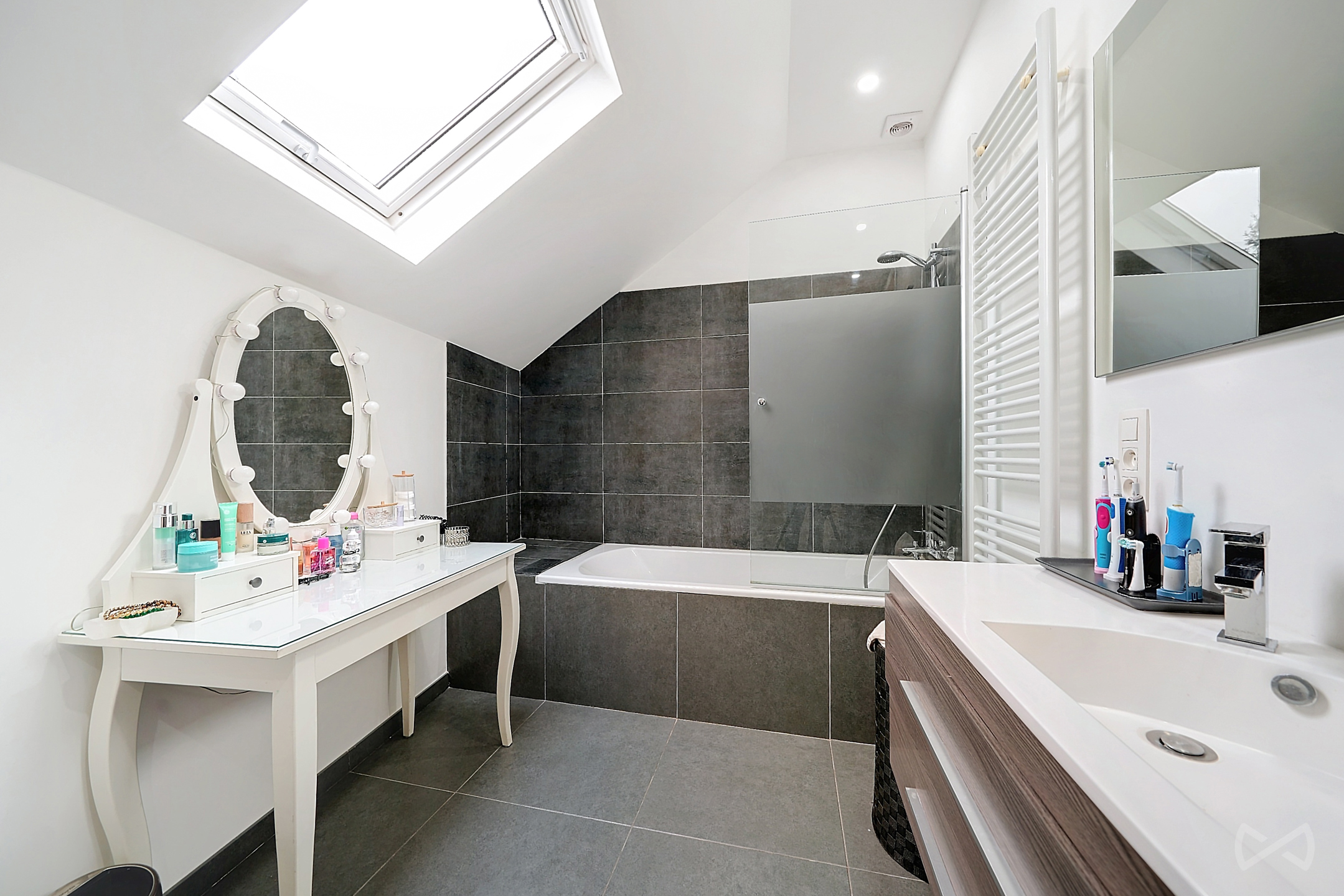 Foto 2 van 4 van Huis met vier slaapkamers in Beersel Alsemberg