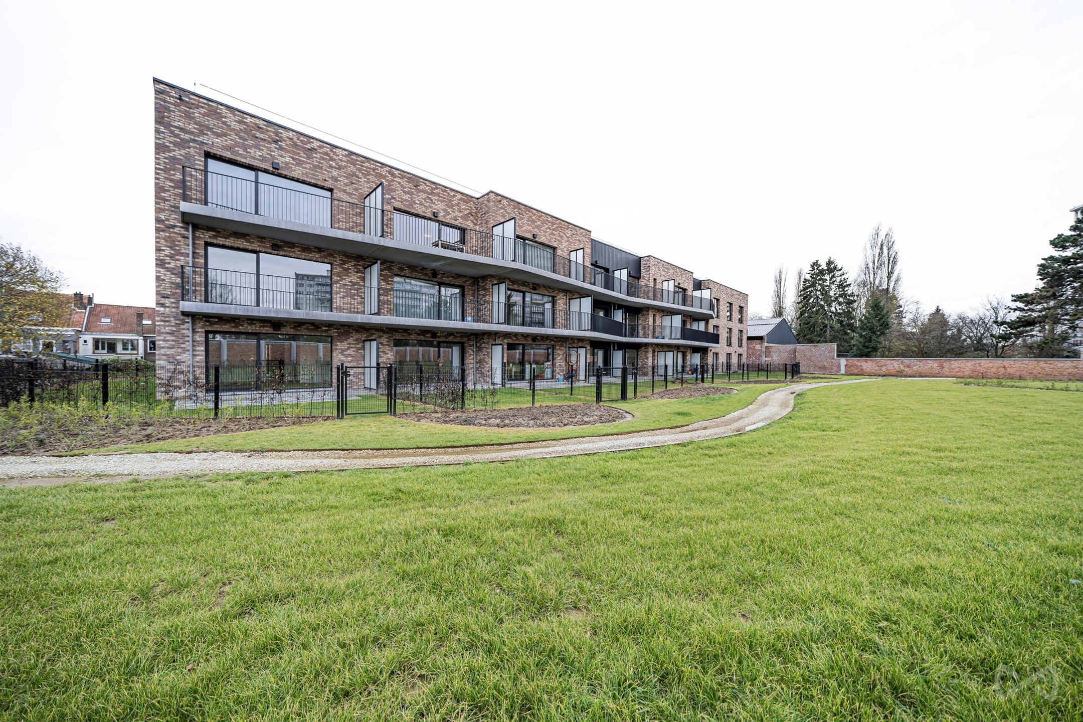 Picture 2 of 3 for Studio in Berchem-Sainte-Agathe