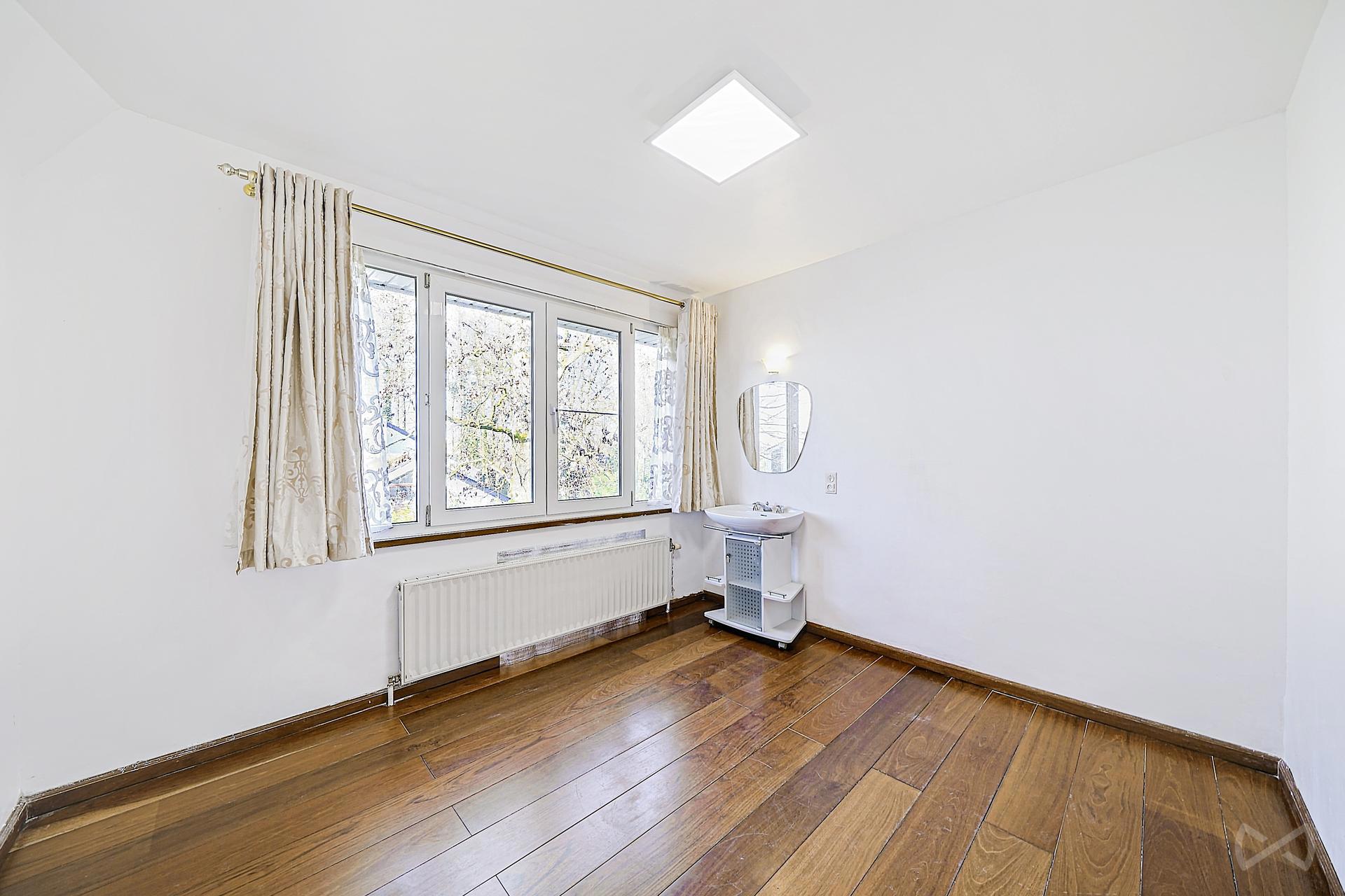 Picture 1 of 4 for Villa with five bedrooms in Rixensart