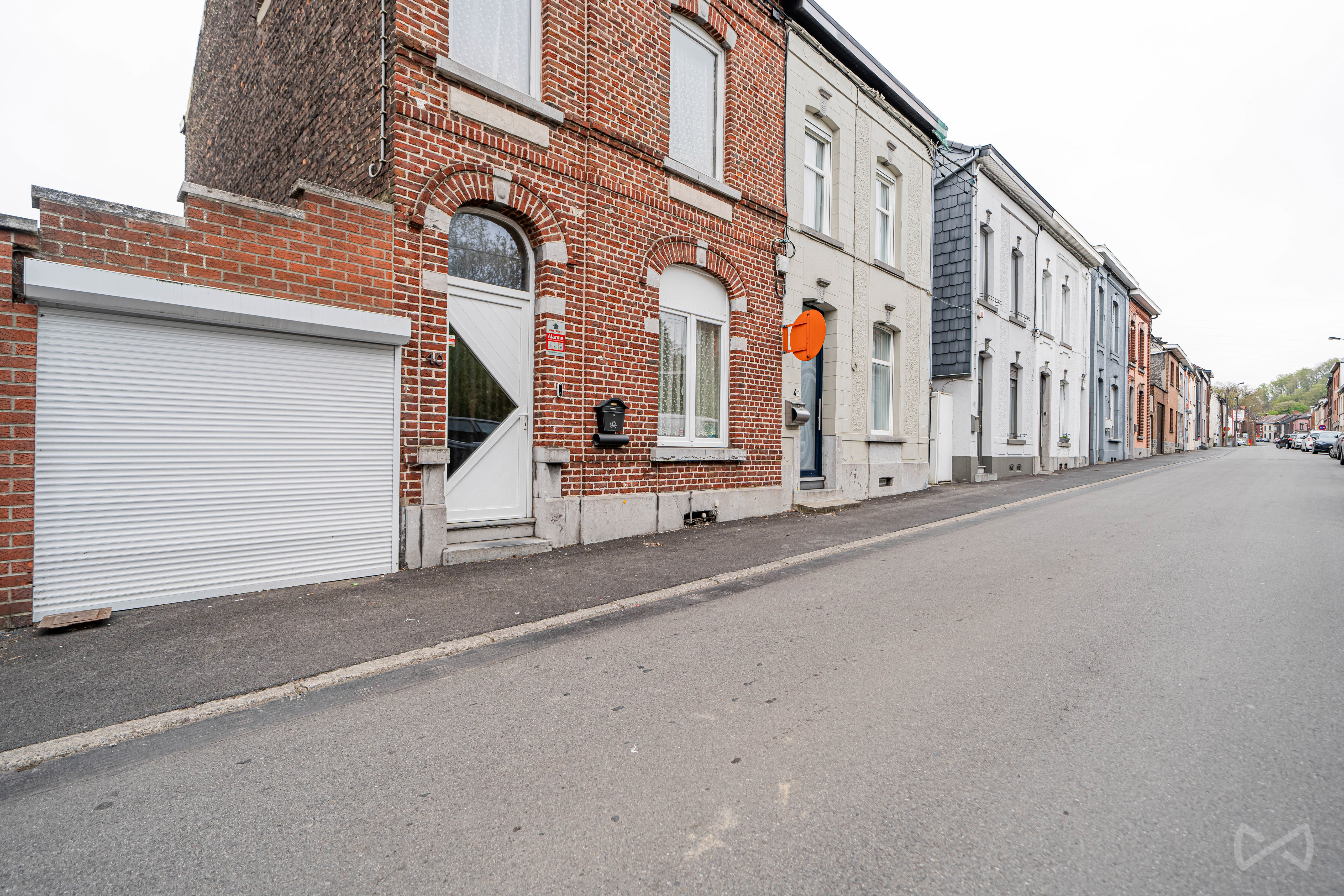 Foto 1 van 4 van Huis met drie slaapkamers in Couillet