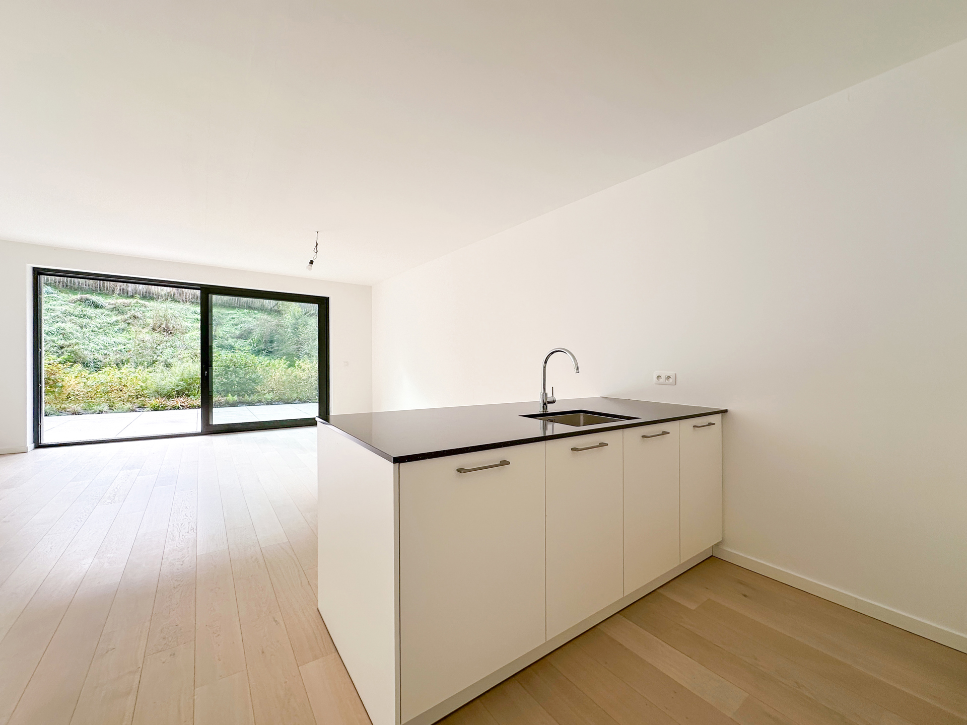 Photo 3 sur 4 pour Rez-de-chaussée de trois chambres à Ukkel