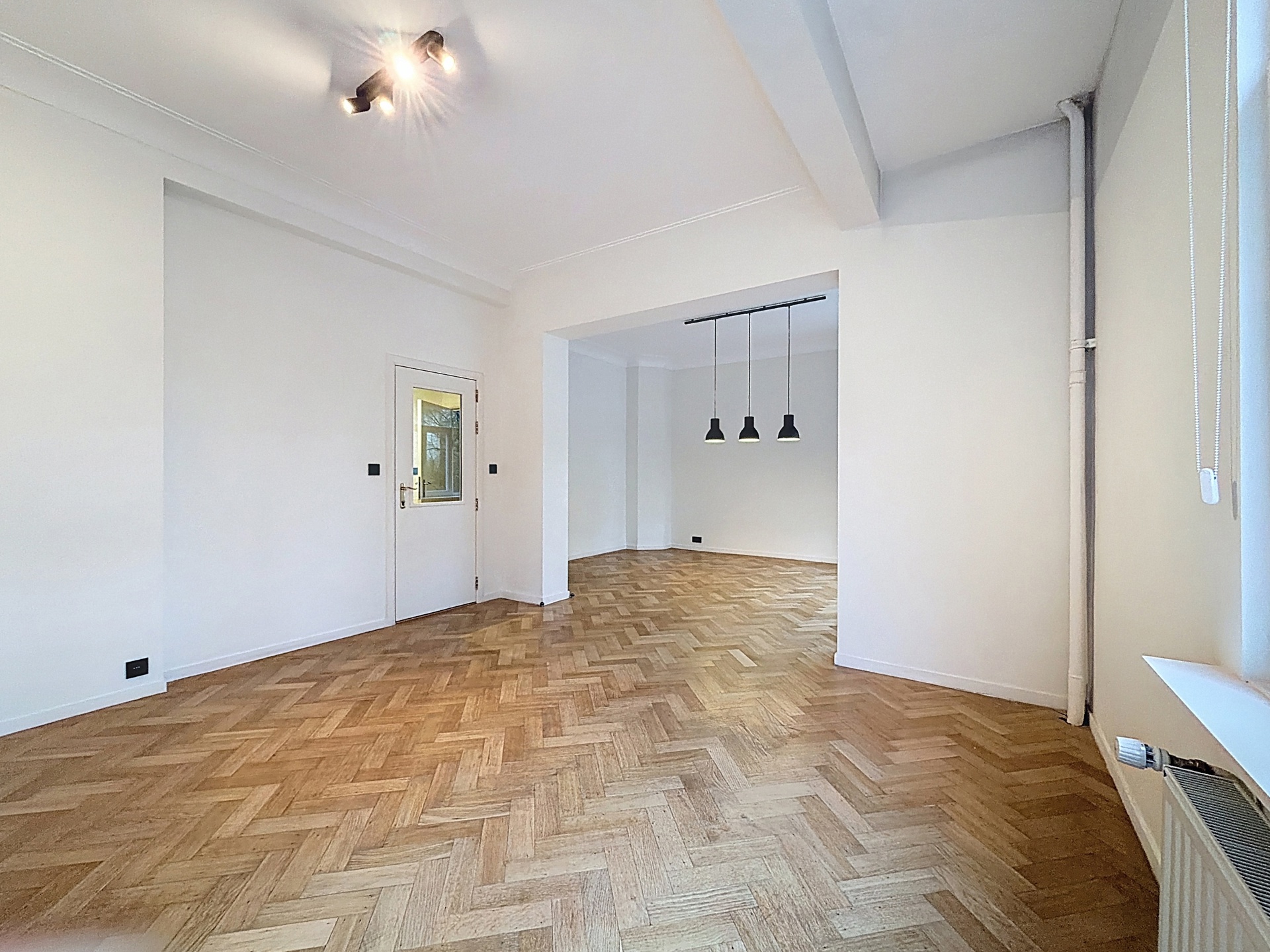 Foto 2 van 4 van Gelijkvloerse verdieping met één slaapkamer in Ixelles