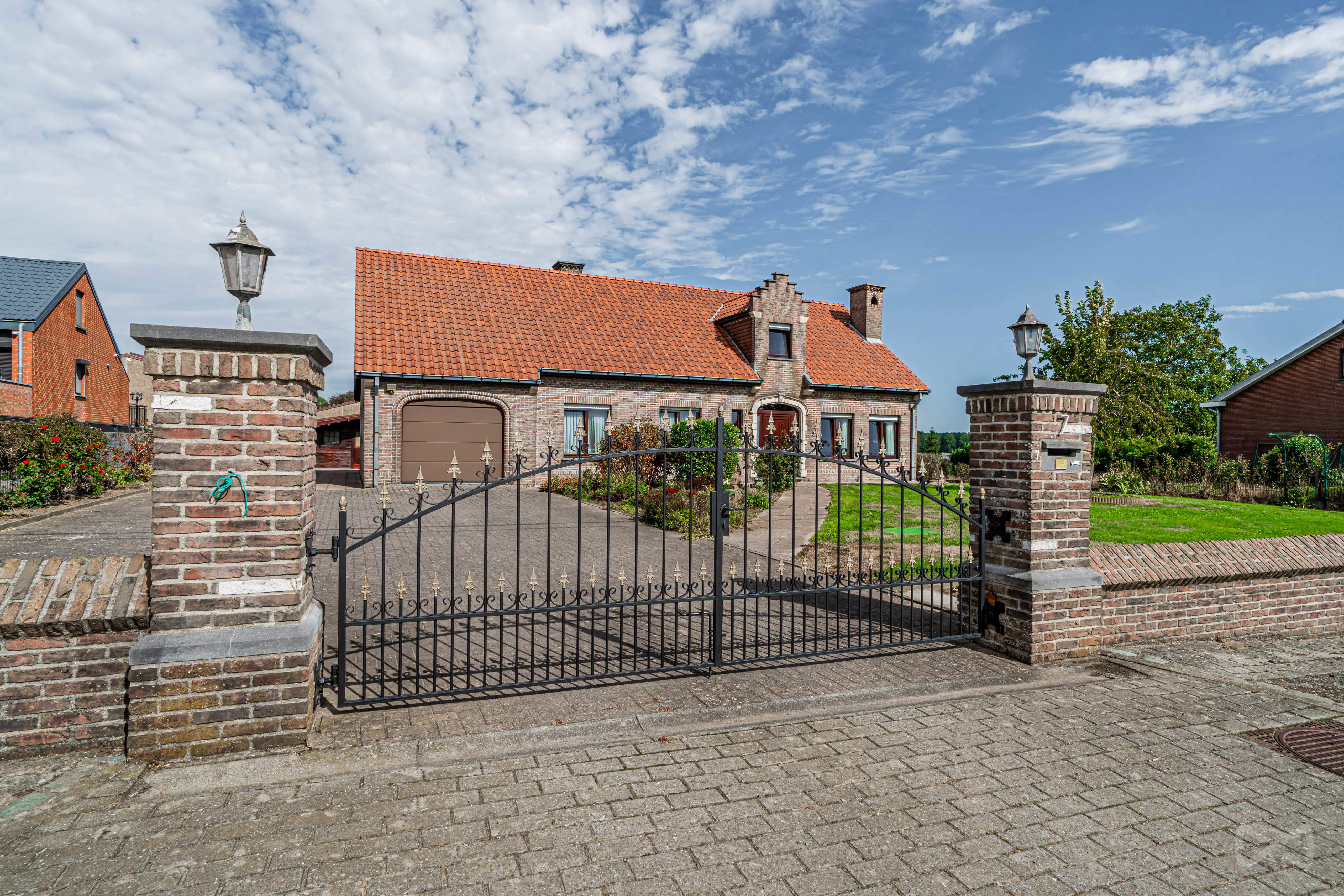 Picture 1 of 2 for Villa with four bedrooms in Mainvault