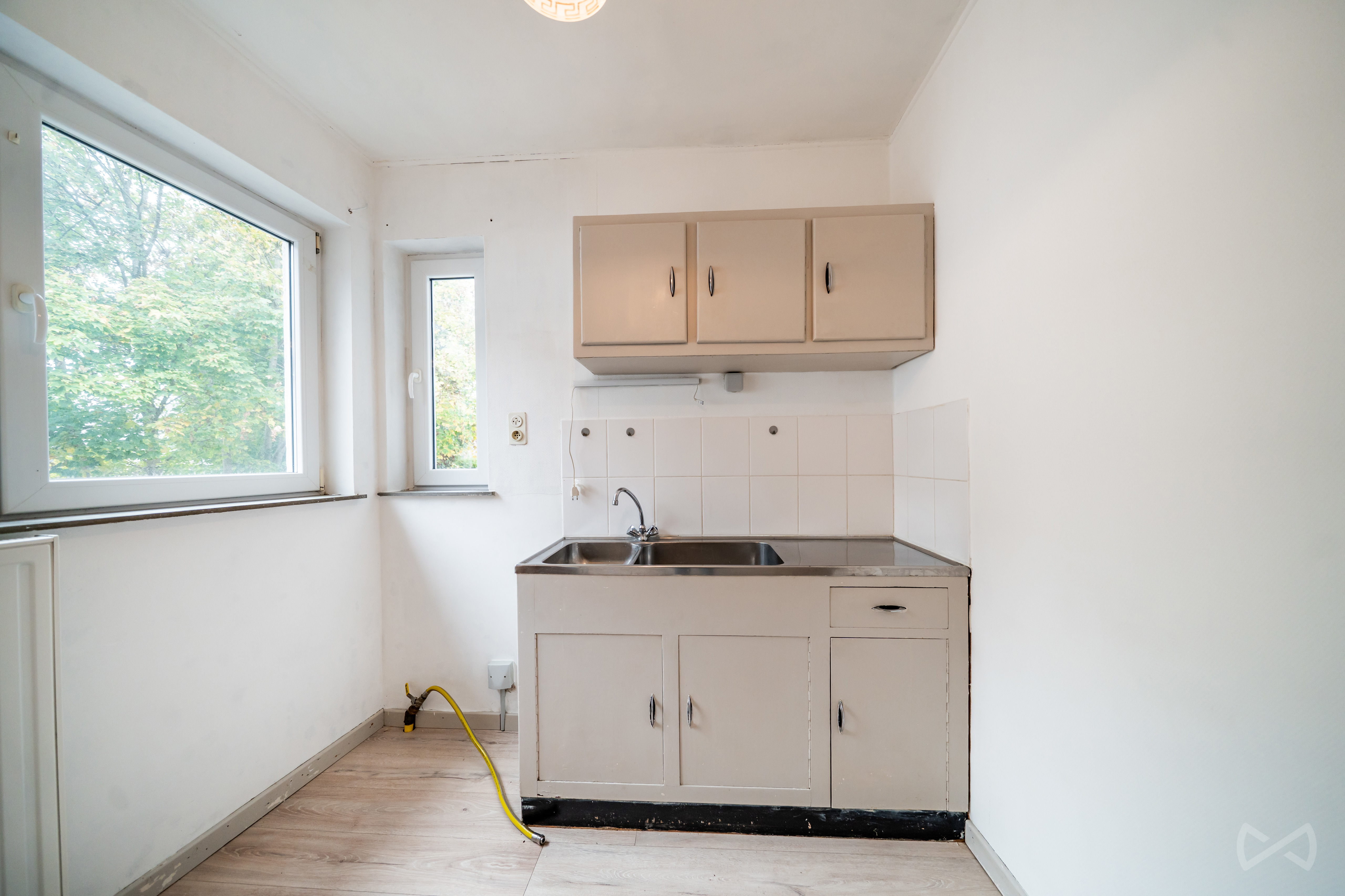 Picture 1 of 4 for Apartment block with six bedrooms in Thuin