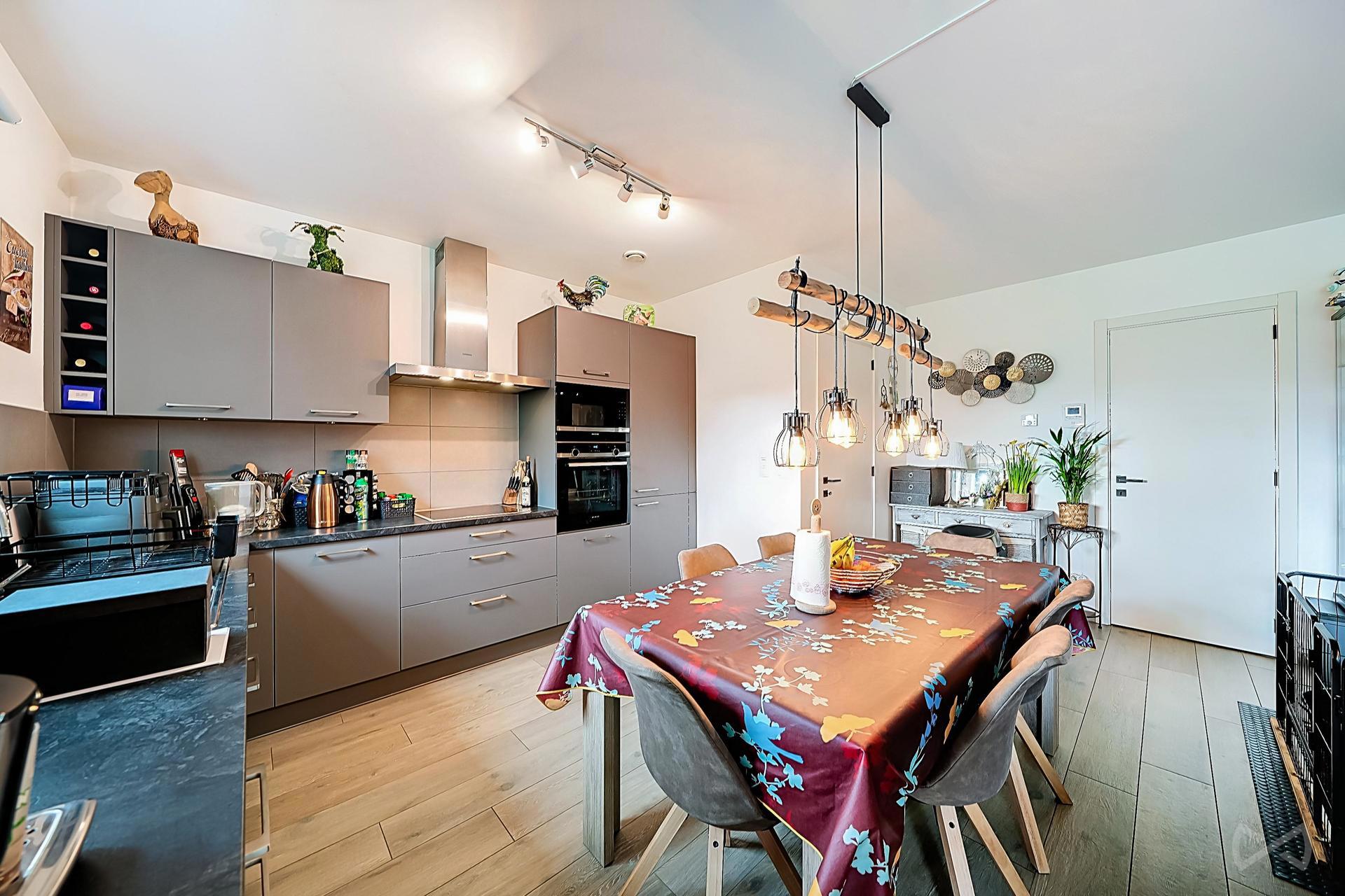 Foto 3 van 4 van Appartement met drie slaapkamers in Molenbeek-saint-jean