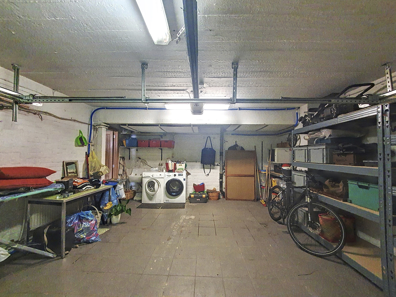 Photo 4 sur 4 pour Immeuble à appartements de six chambres à Brussel