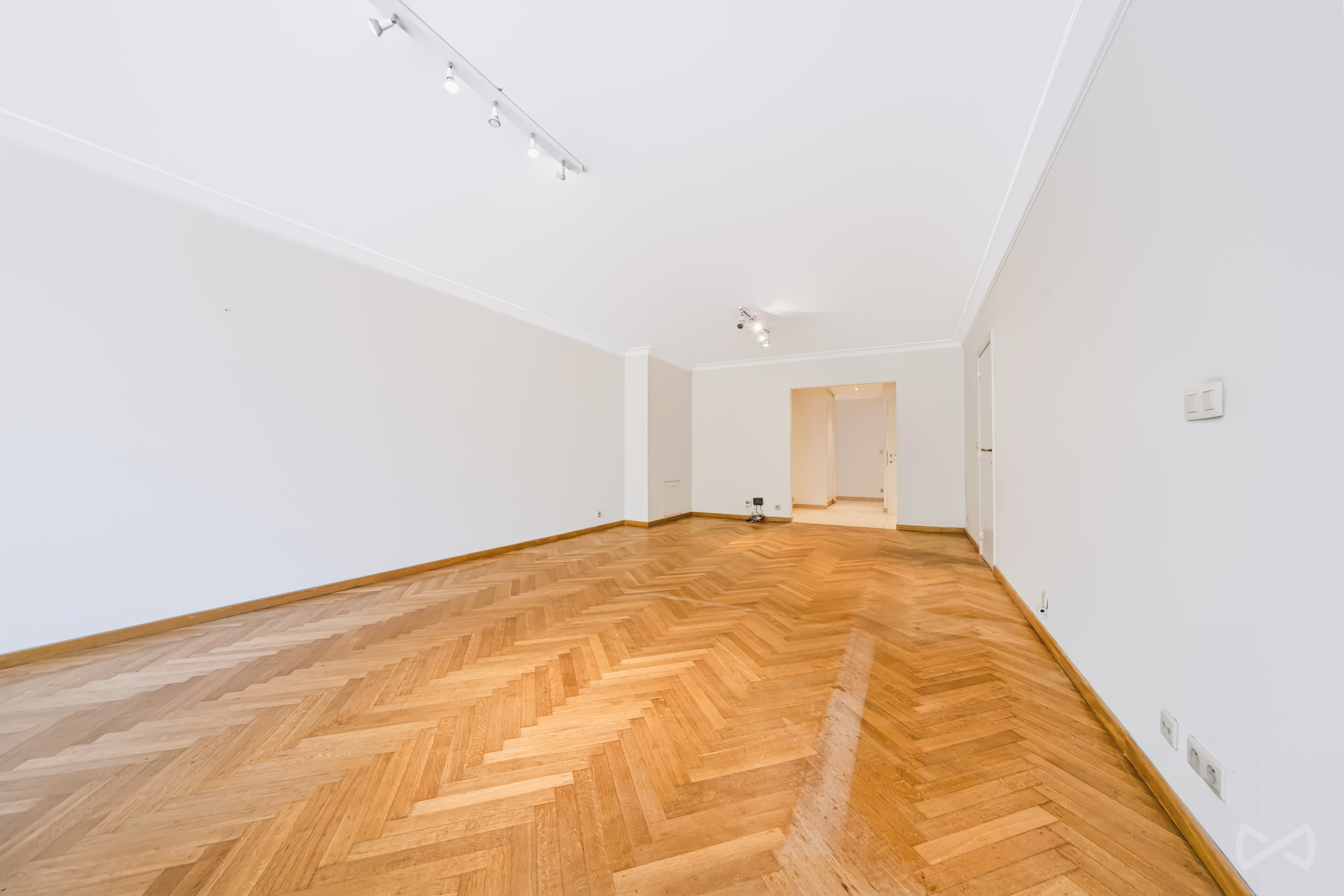 Picture 3 of 3 for Flat with two bedrooms in Forest