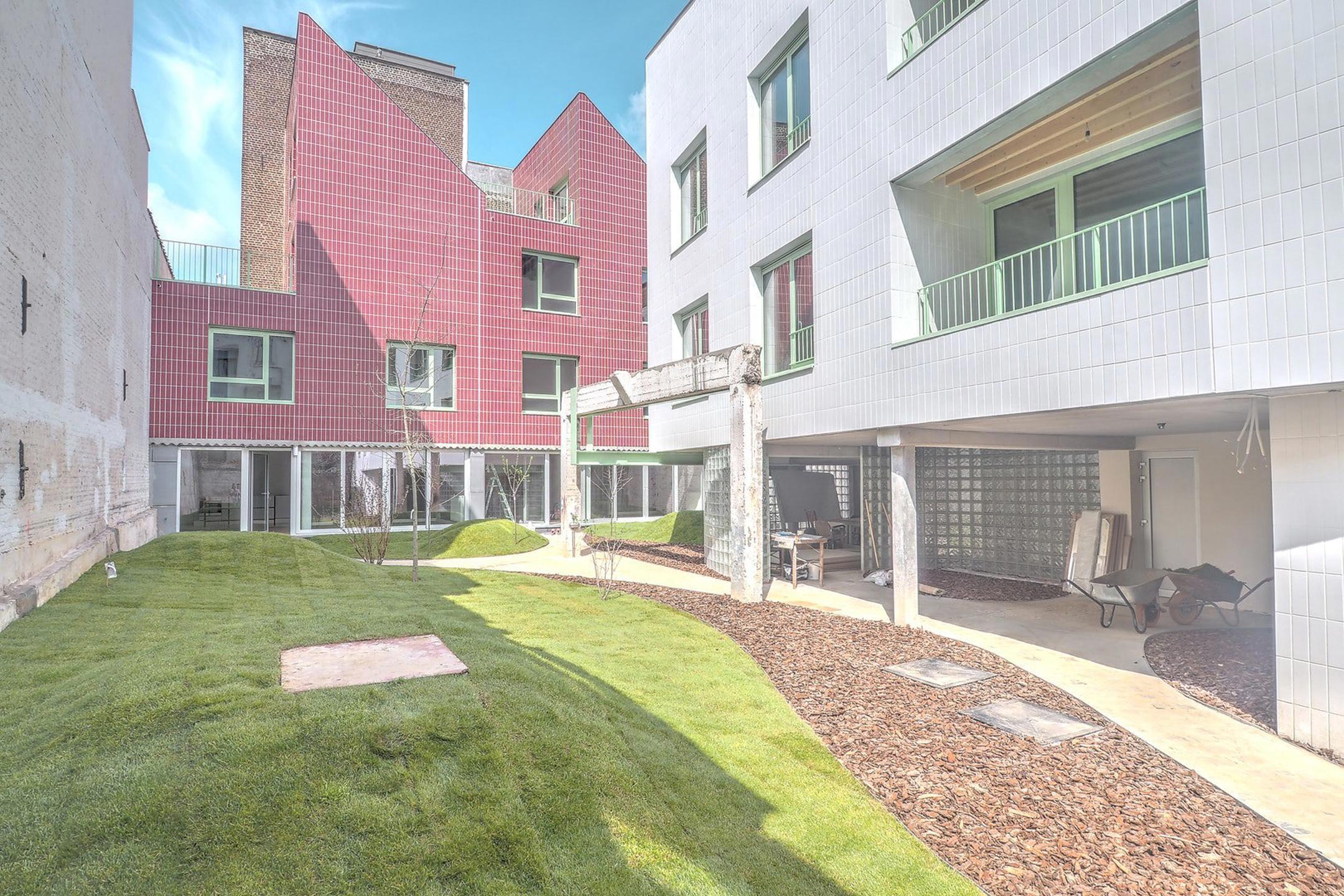 Picture 1 of 5 for House with five bedrooms in Molenbeek-Saint-Jean