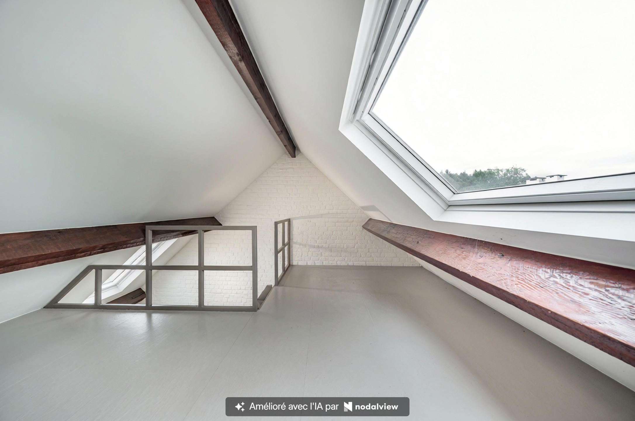 Foto 1 van 3 van Gebouw voor gemengd gebruik in Sint-genesius-rode