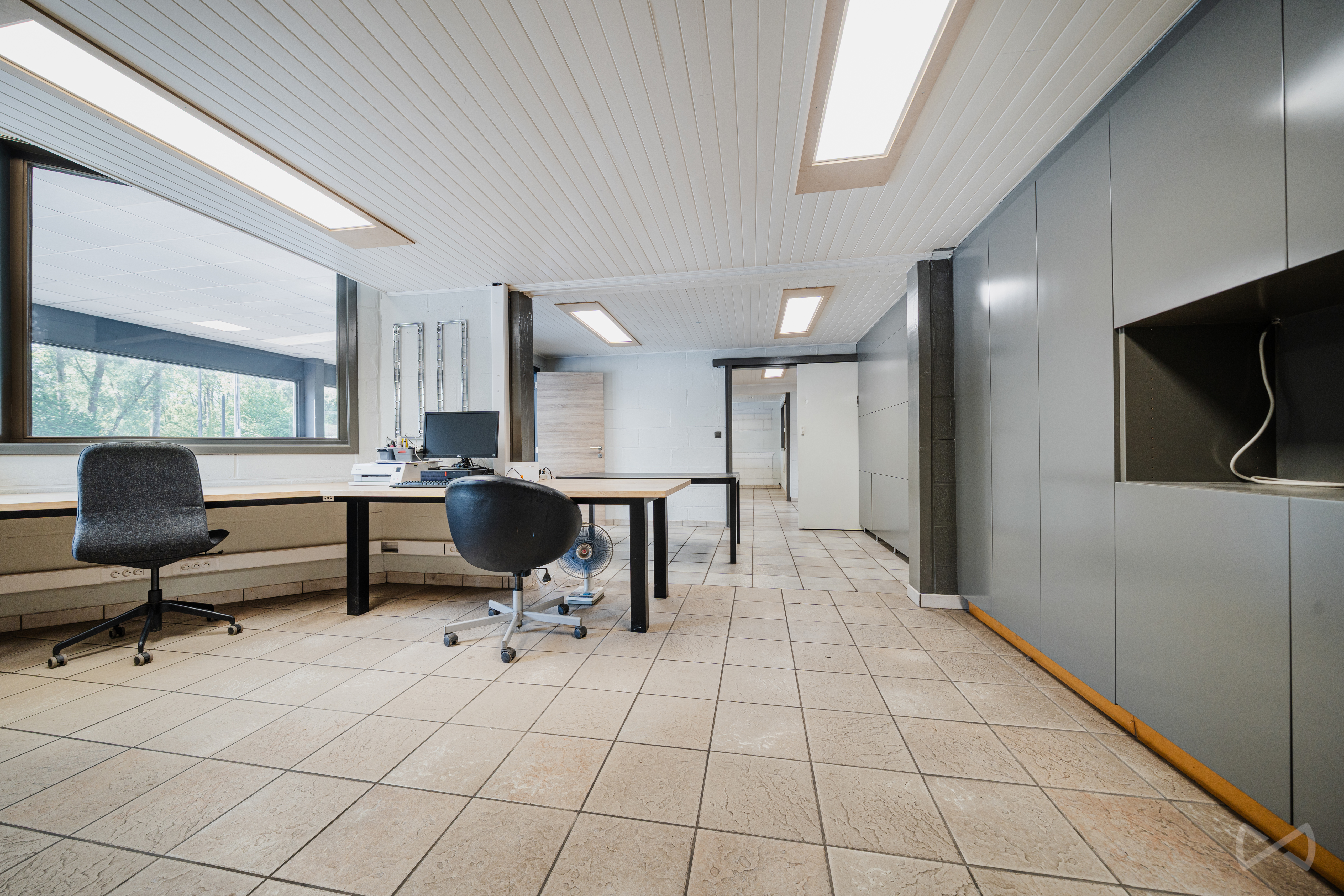 Picture 1 of 4 for Office and warehouse in Soignies Casteau