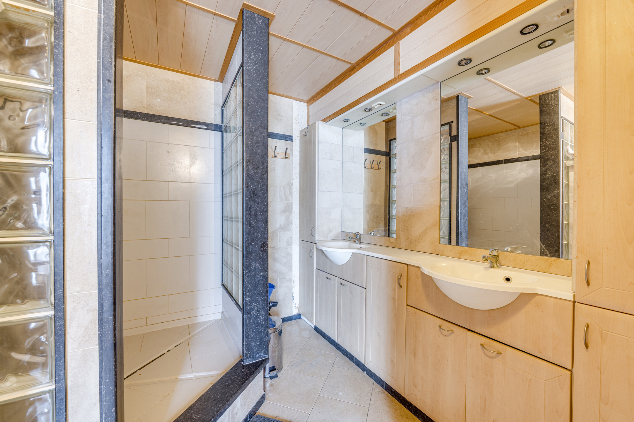 Foto 4 van 4 van Huis met vier slaapkamers in Enghien