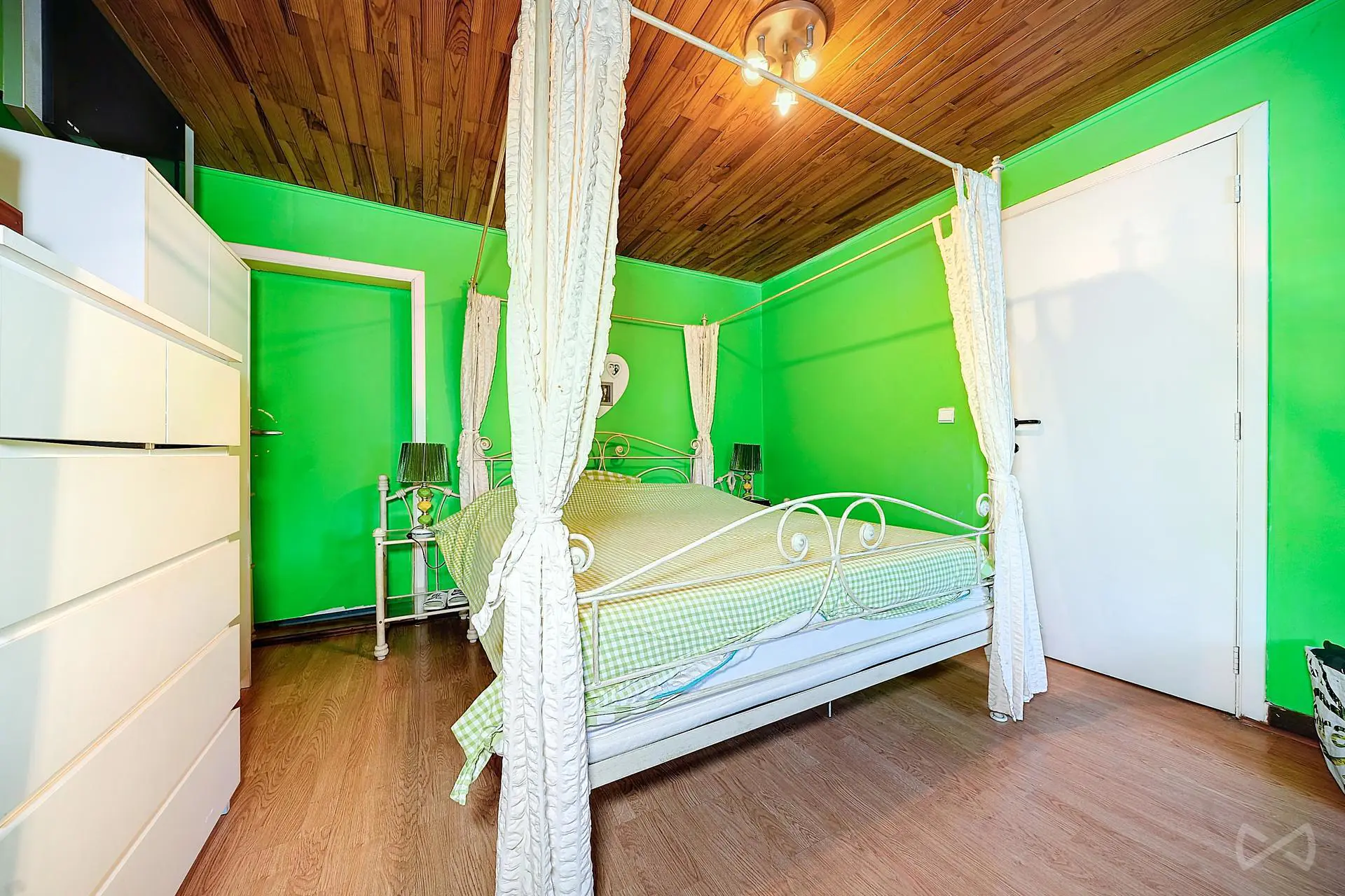 Photo 4 sur 4 pour Immeuble mixte de quatre chambres à Villers-le-Gambon