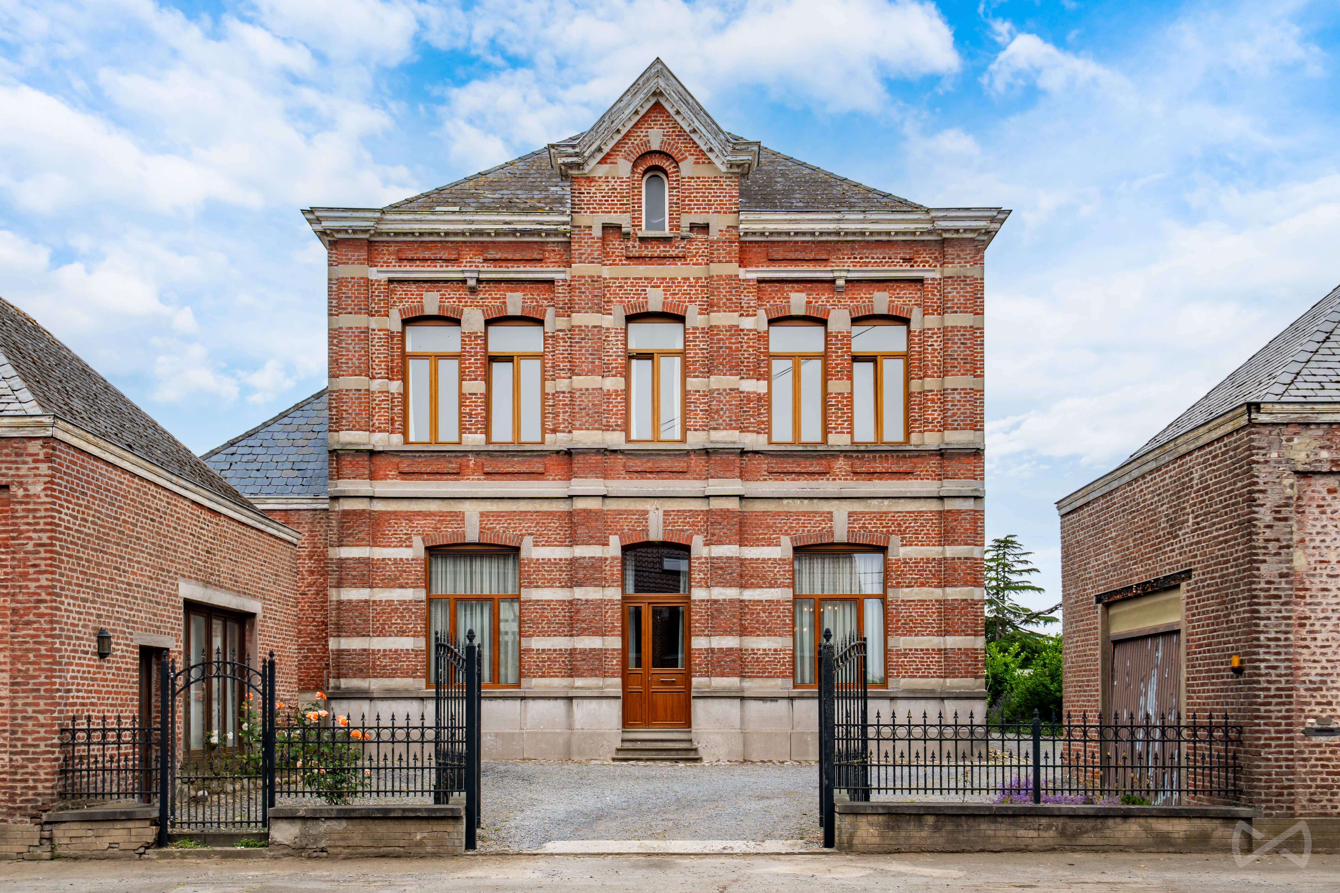 Picture 2 of 3 for Exceptional house with six bedrooms in Chièvres
