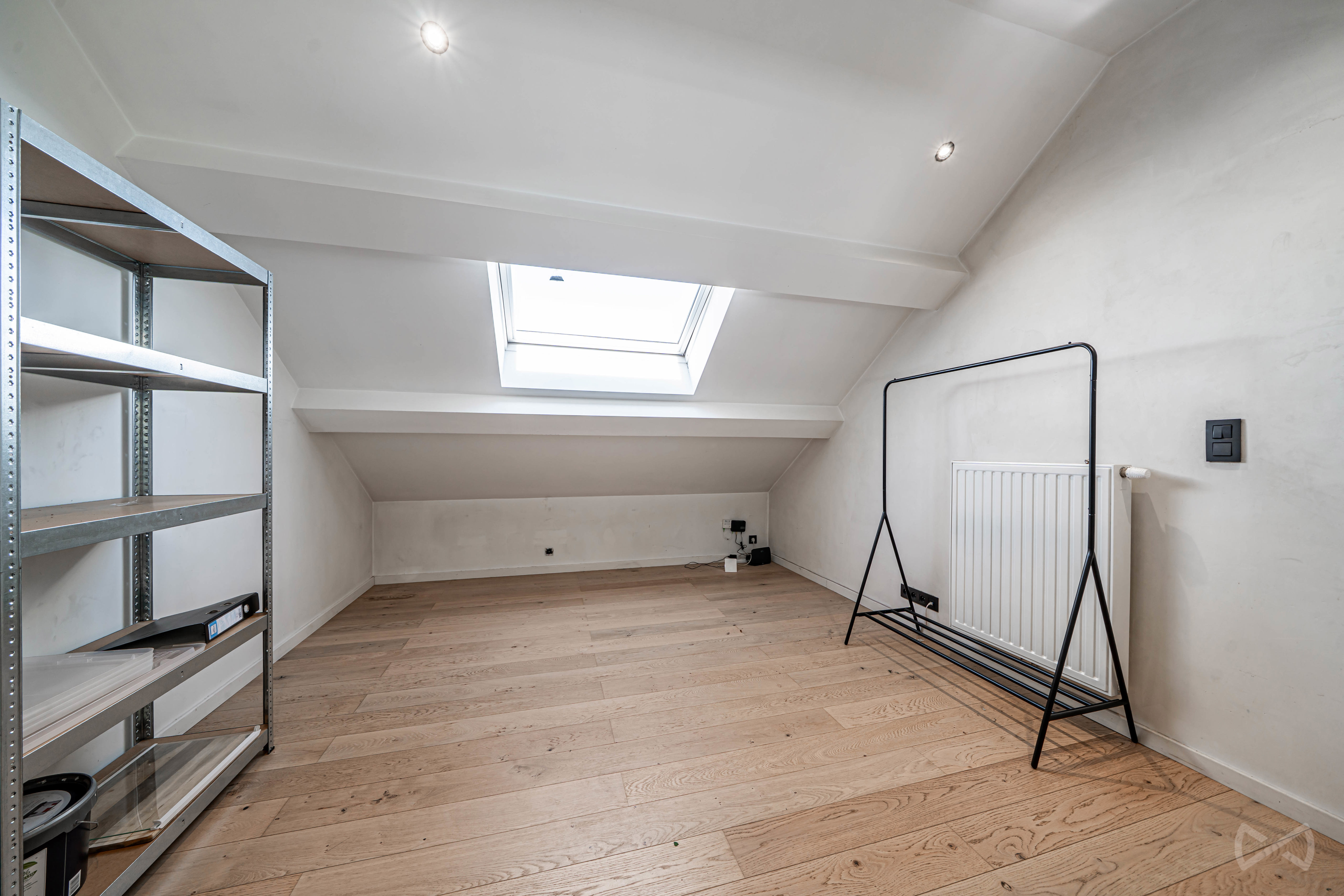 Photo 3 sur 4 pour Immeuble mixte d'une chambre à Mont-sur-marchienne