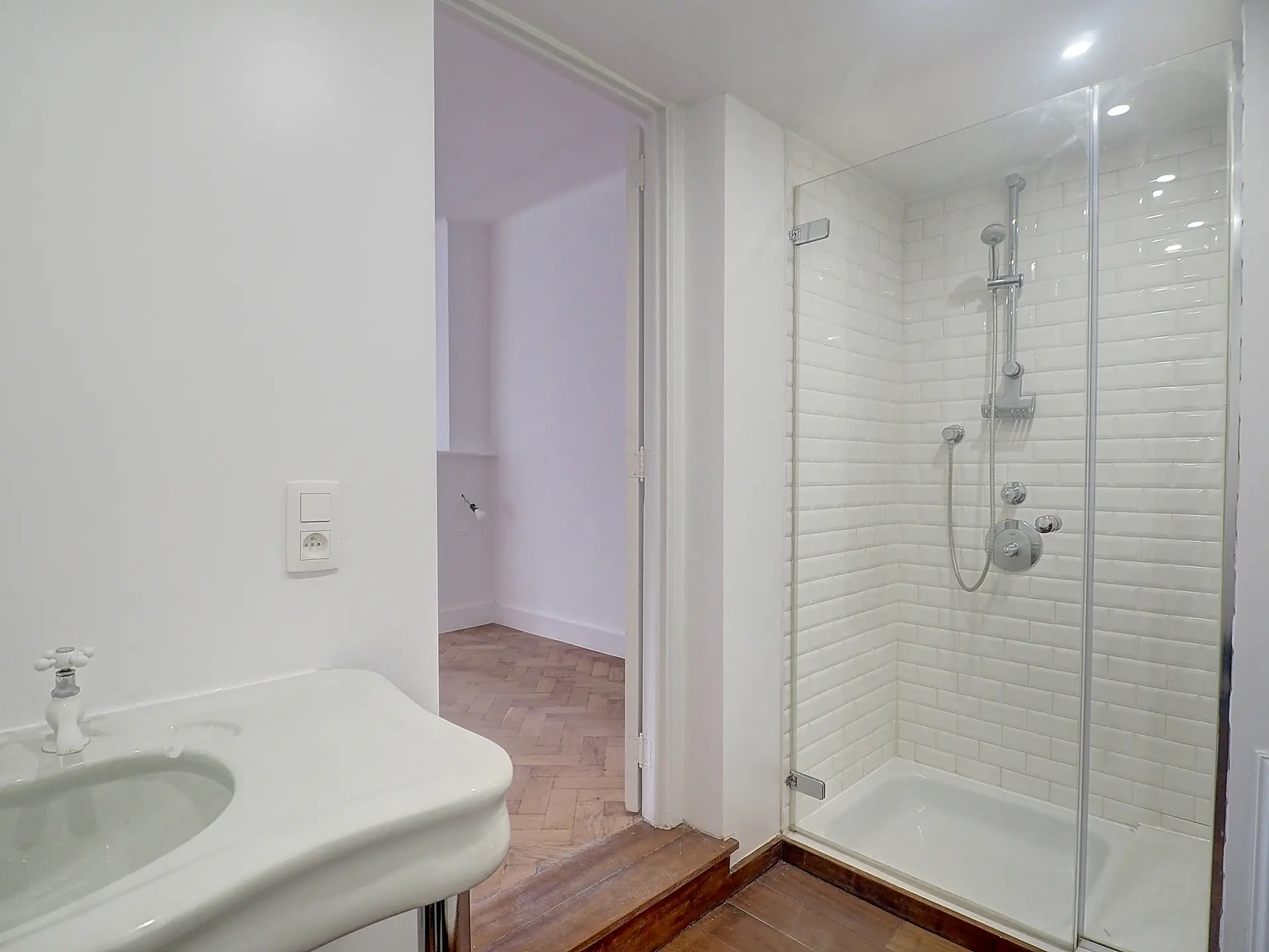 Picture 1 of 4 for Villa with four bedrooms in Uccle