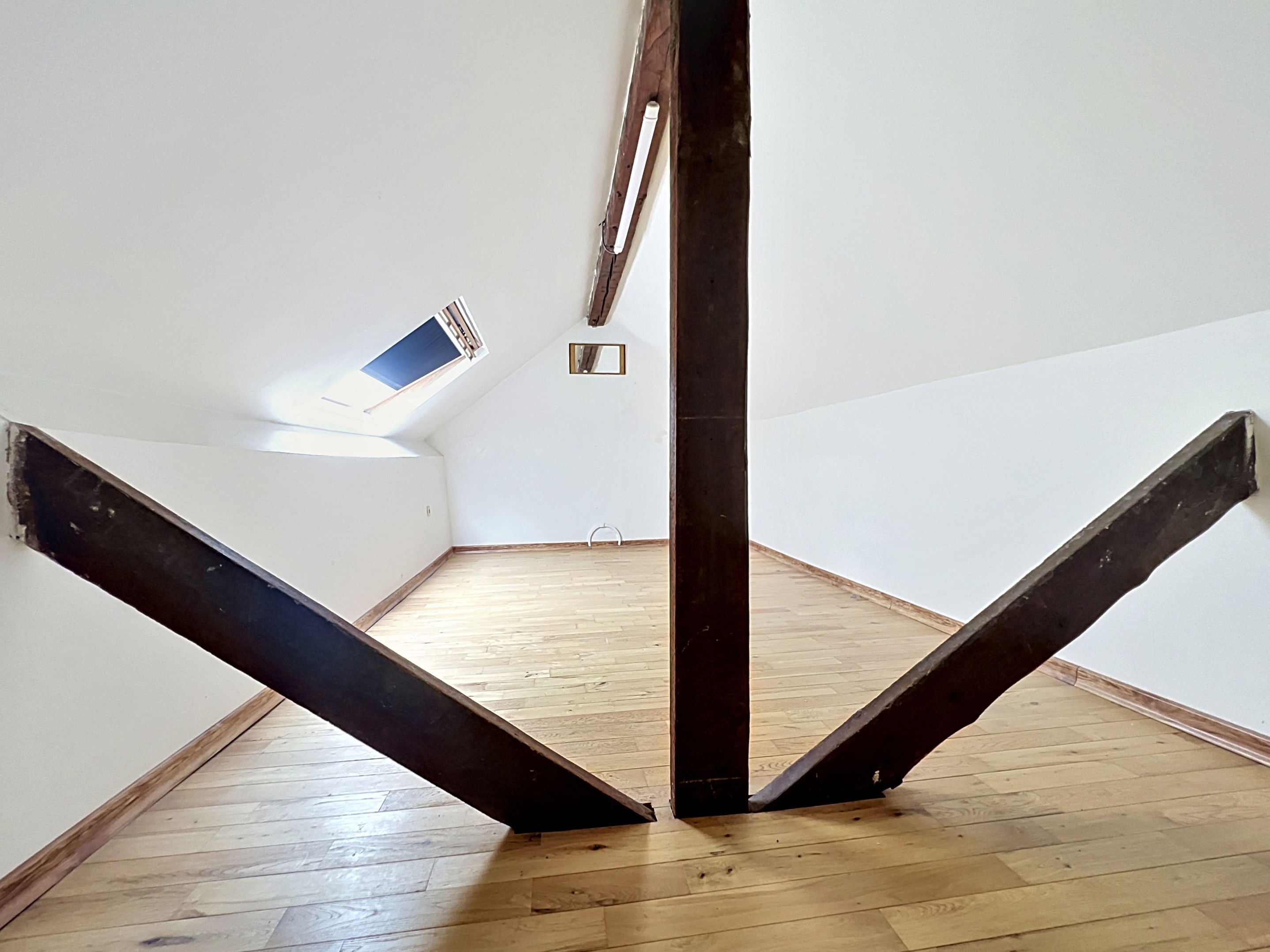 Picture 2 of 2 for Flat with one bedroom in Ixelles