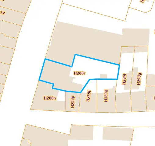Foto 1 van 3 van Herenhuis met zes slaapkamers in Braine-le-Comte