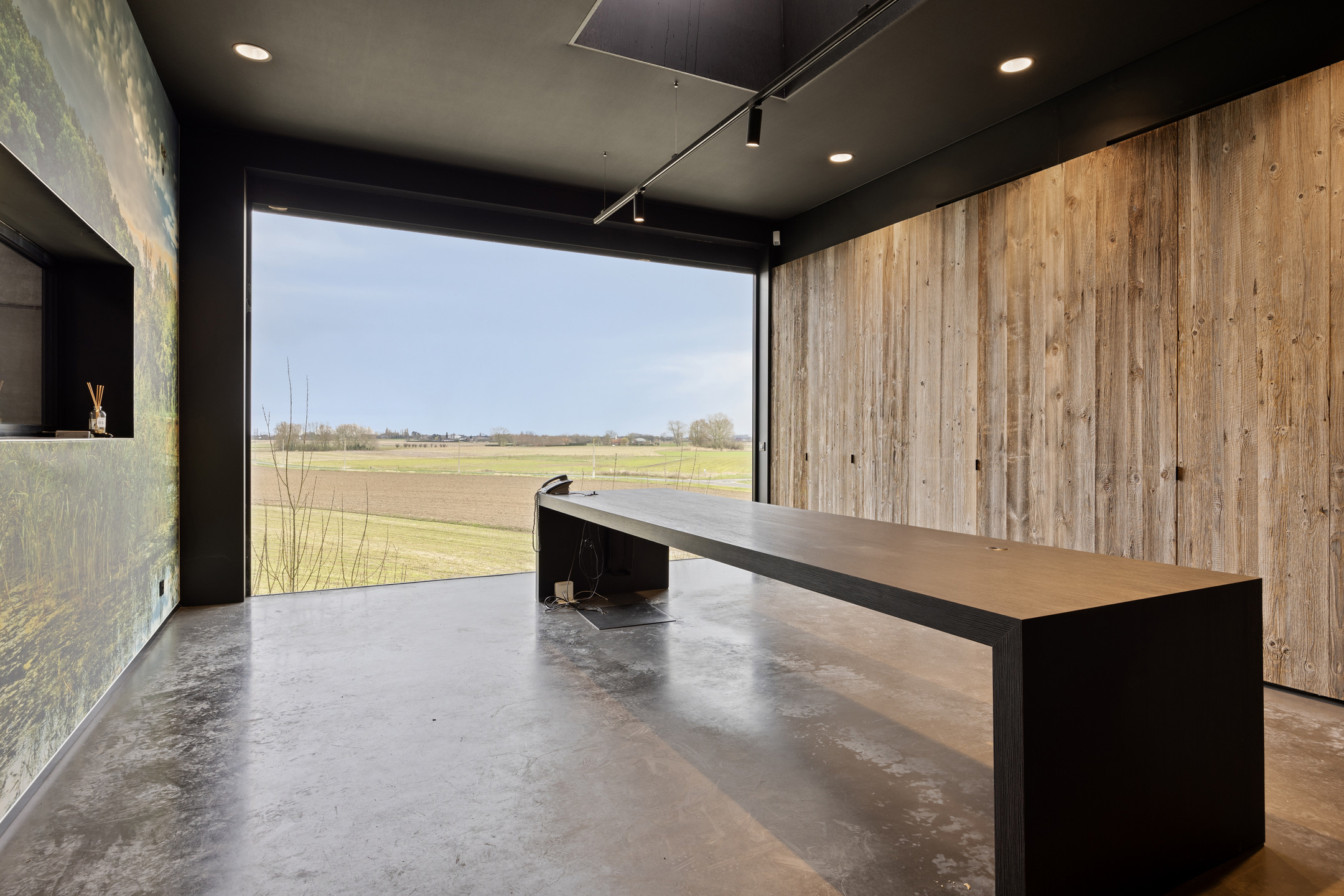 Foto 2 van 4 van Kantoor en magazijn in Moorslede