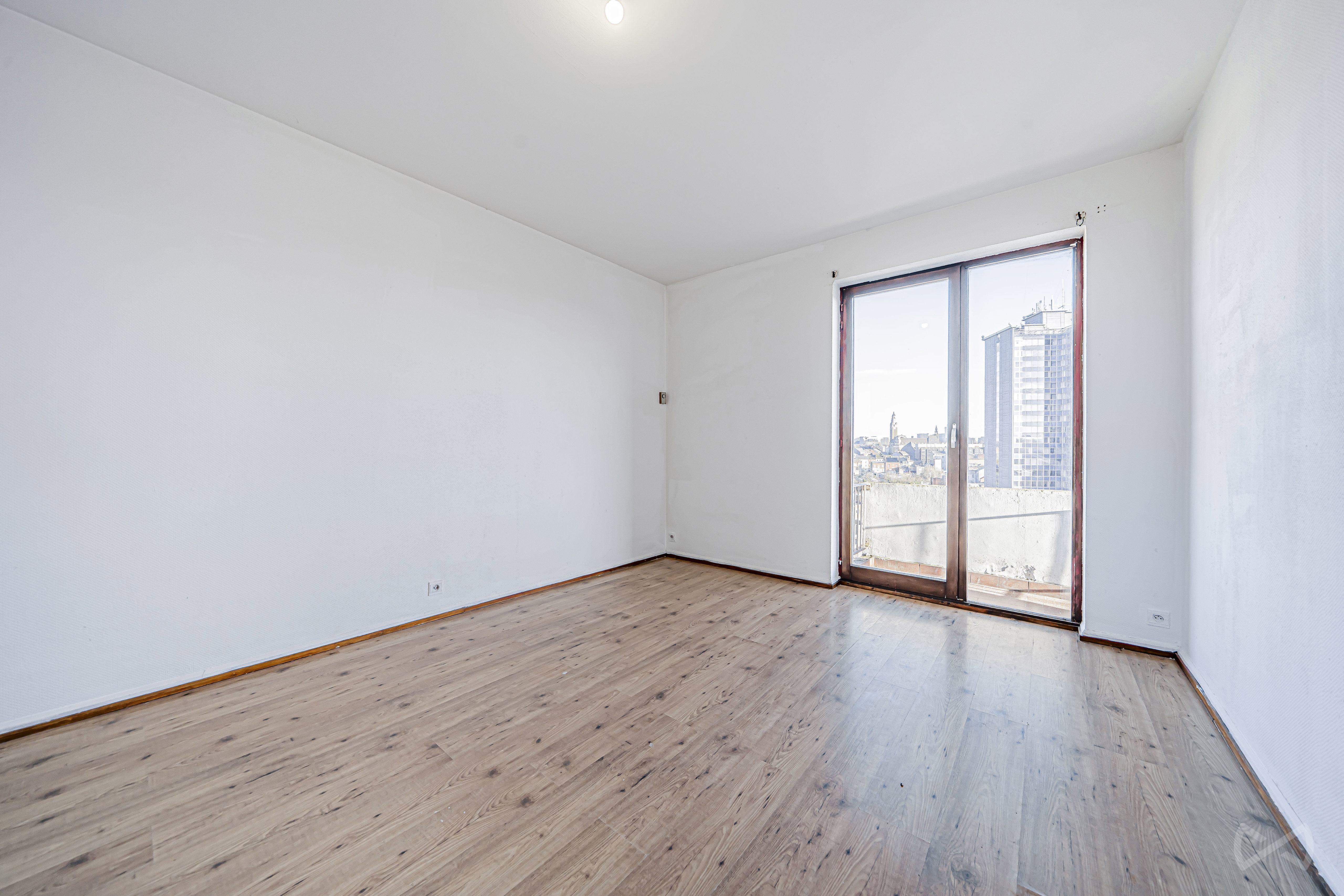 Picture 2 of 4 for Flat with two bedrooms in Charleroi